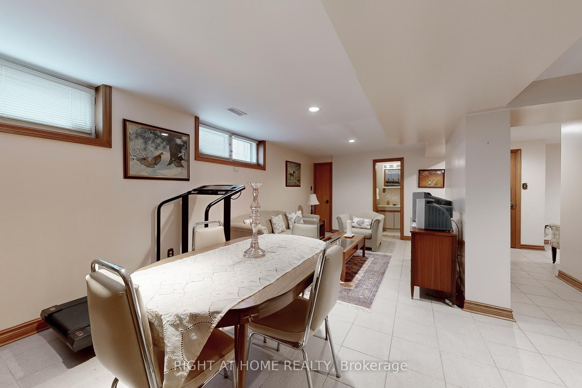 Photo 31 of 67 Netherford Road, Vaughan, Maple — HOMEH
