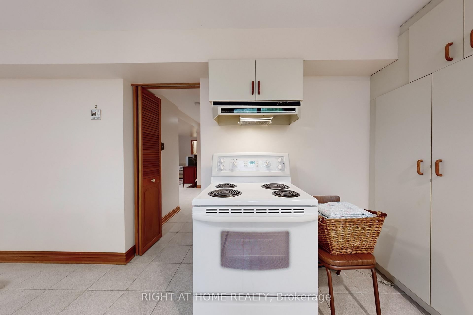 Photo 32 of 67 Netherford Road, Vaughan, Maple — HOMEH