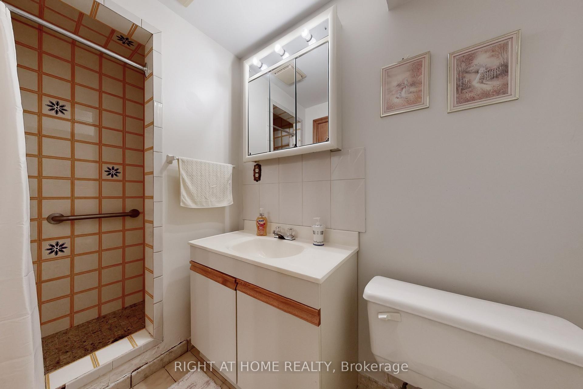 Photo 36 of 67 Netherford Road, Vaughan, Maple — HOMEH
