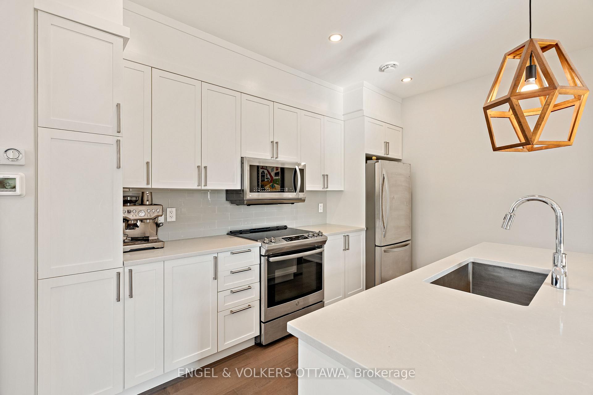 Photo 8 of 68 Jolliet Avenue, Ottawa, Vanier — HOMEH