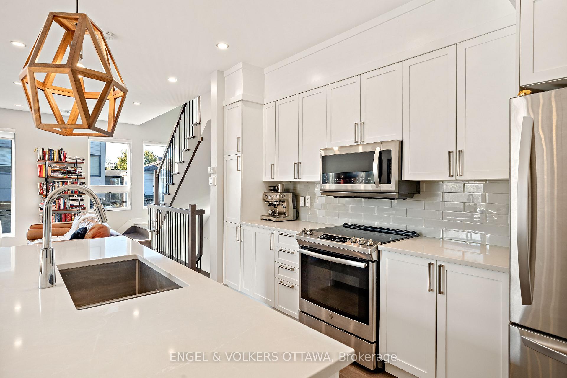 Photo 9 of 68 Jolliet Avenue, Ottawa, Vanier — HOMEH