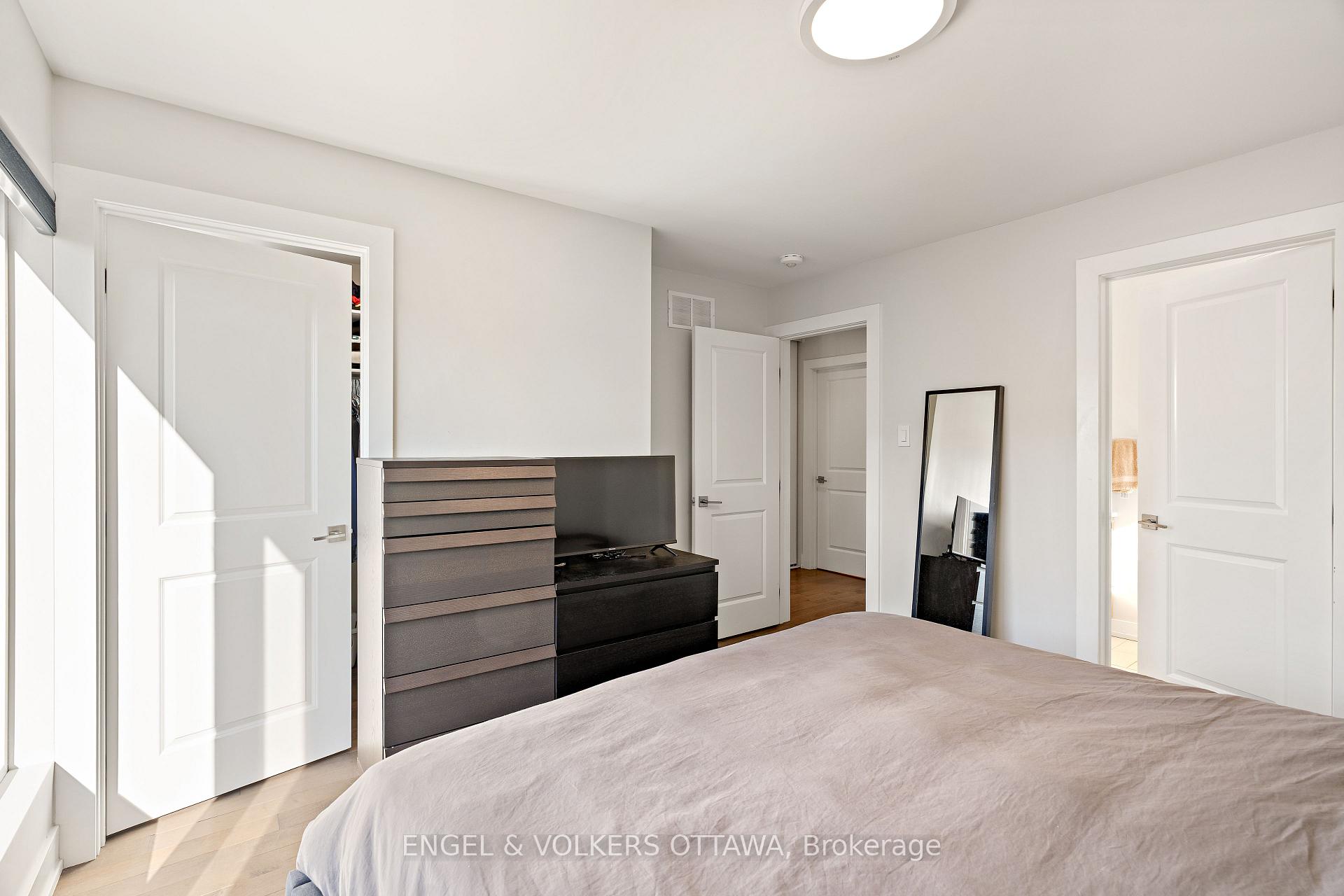 Photo 20 of 68 Jolliet Avenue, Ottawa, Vanier — HOMEH