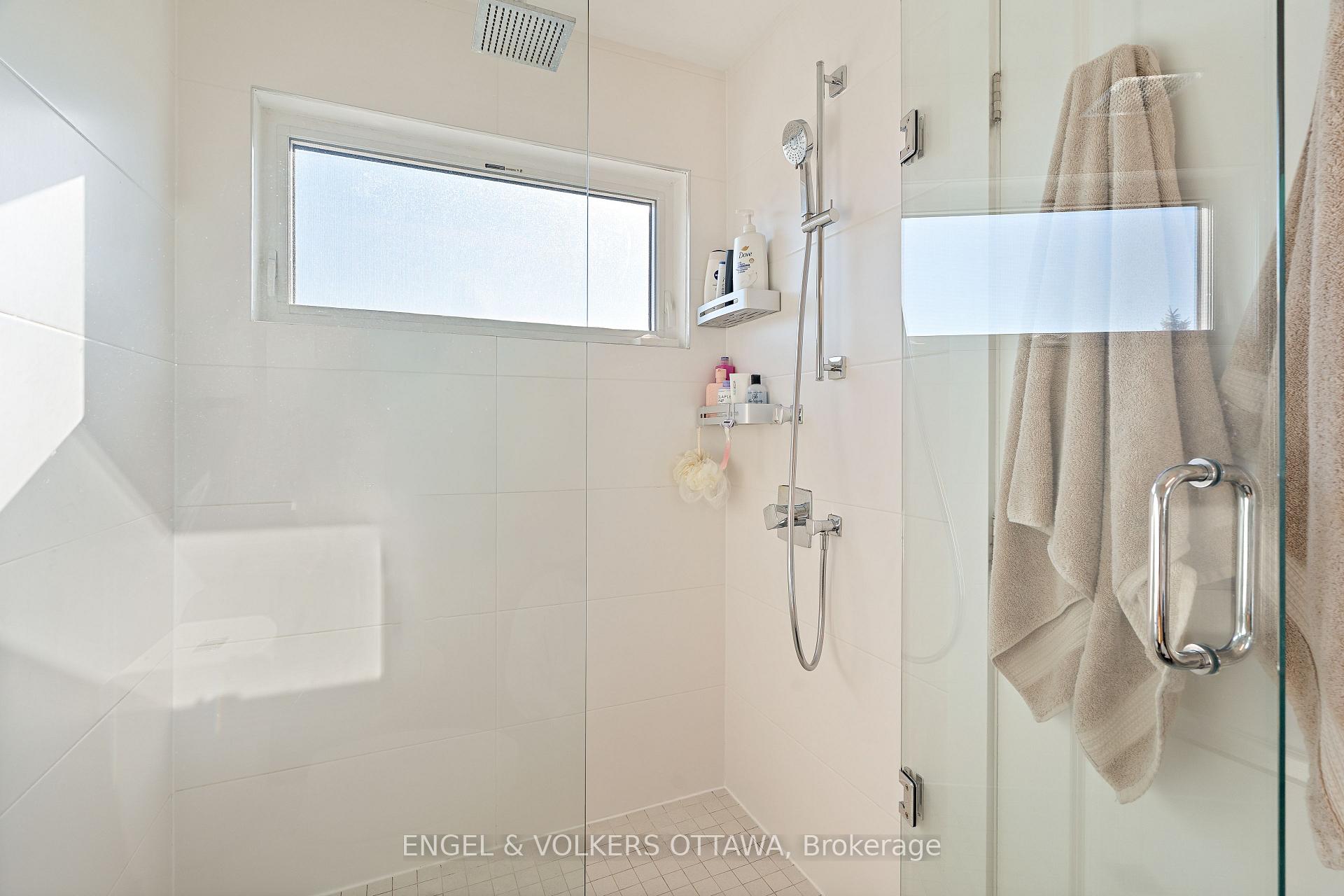 Photo 22 of 68 Jolliet Avenue, Ottawa, Vanier — HOMEH