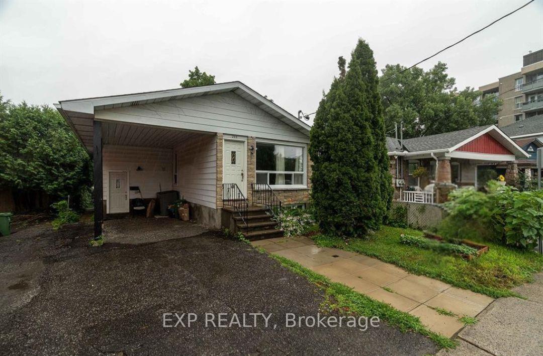 Photo 2 of Unit A, 244 Bradley Avenue, Ottawa, Vanier — HOMEH