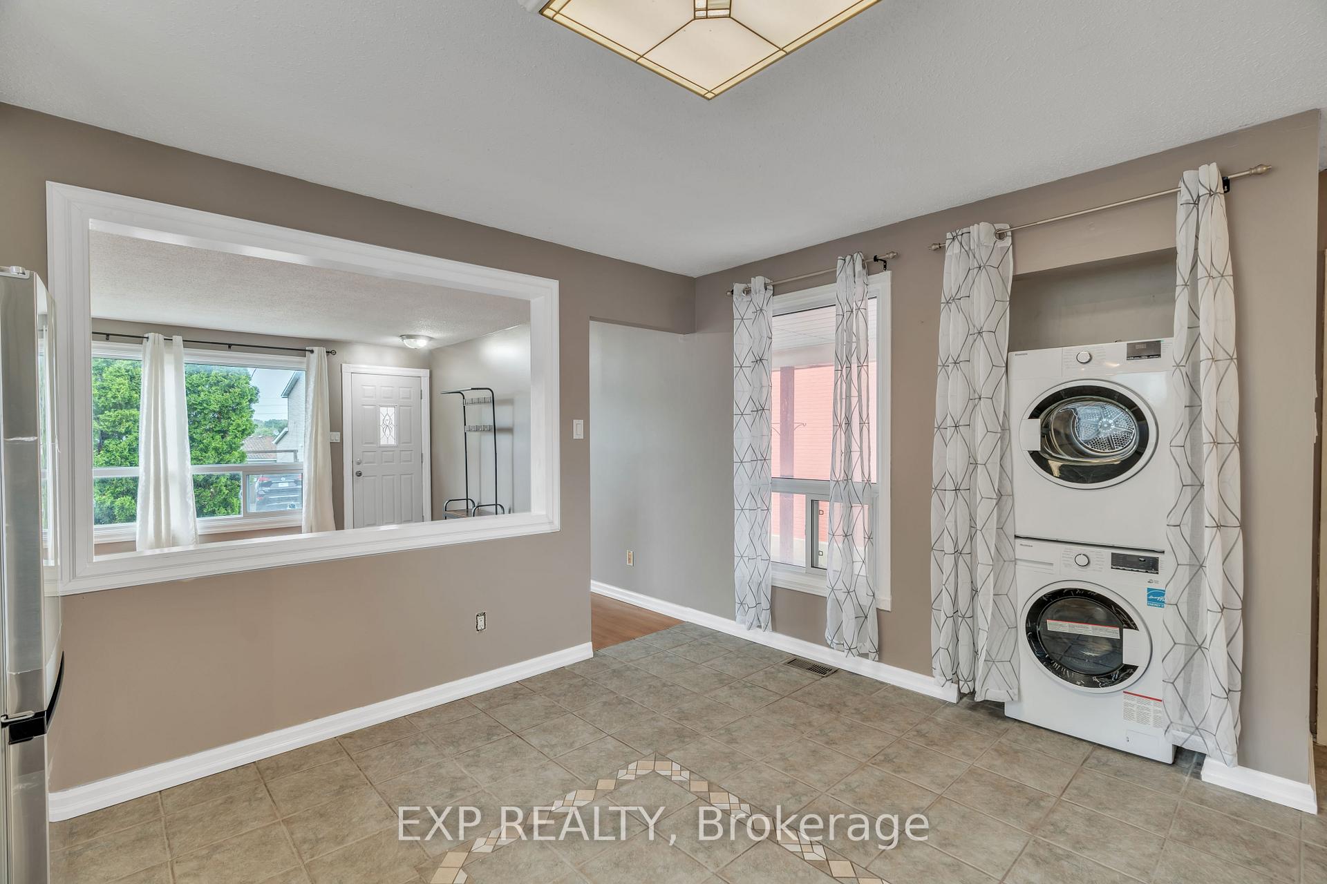Photo 7 of Unit A, 244 Bradley Avenue, Ottawa, Vanier — HOMEH