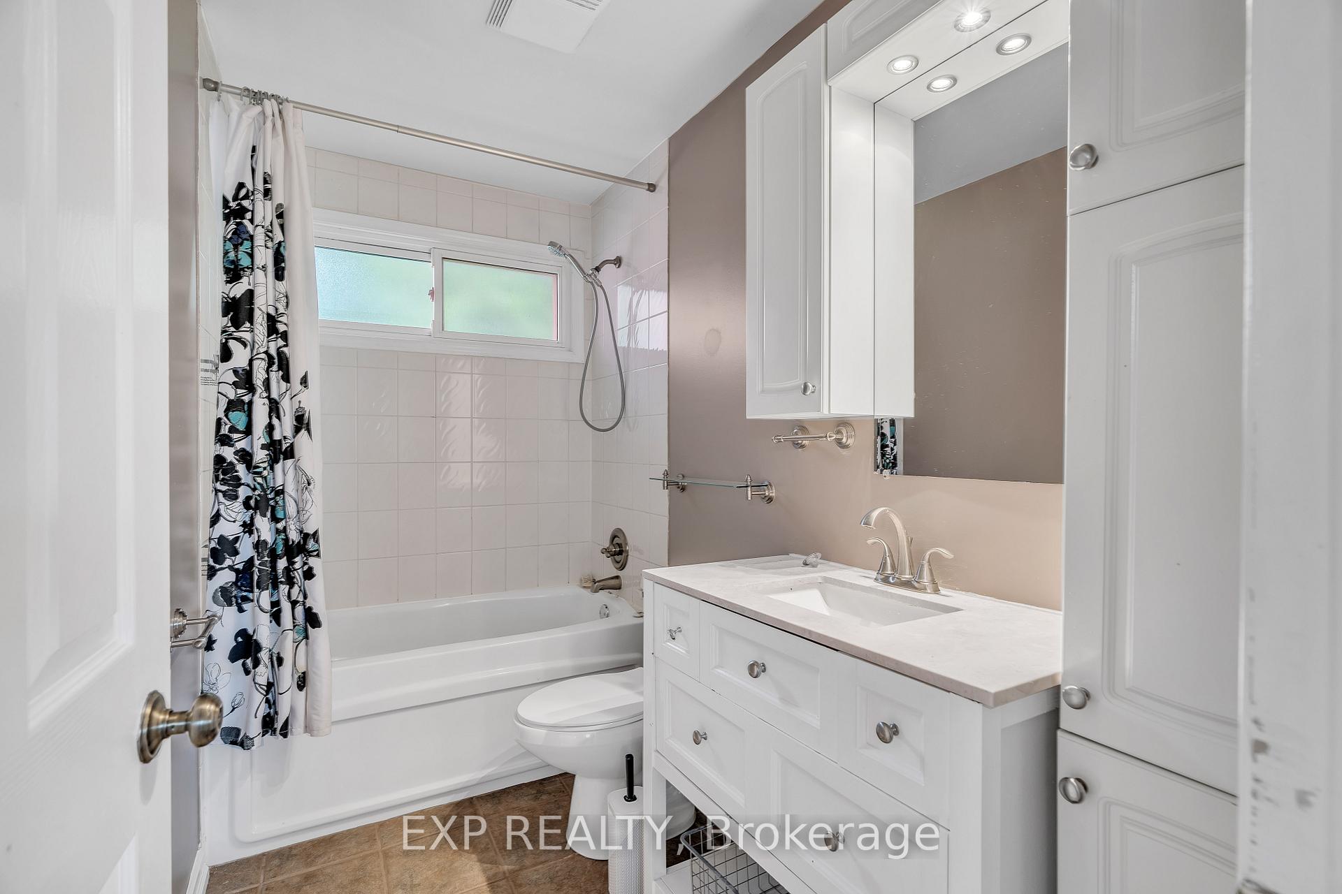Photo 10 of Unit A, 244 Bradley Avenue, Ottawa, Vanier — HOMEH