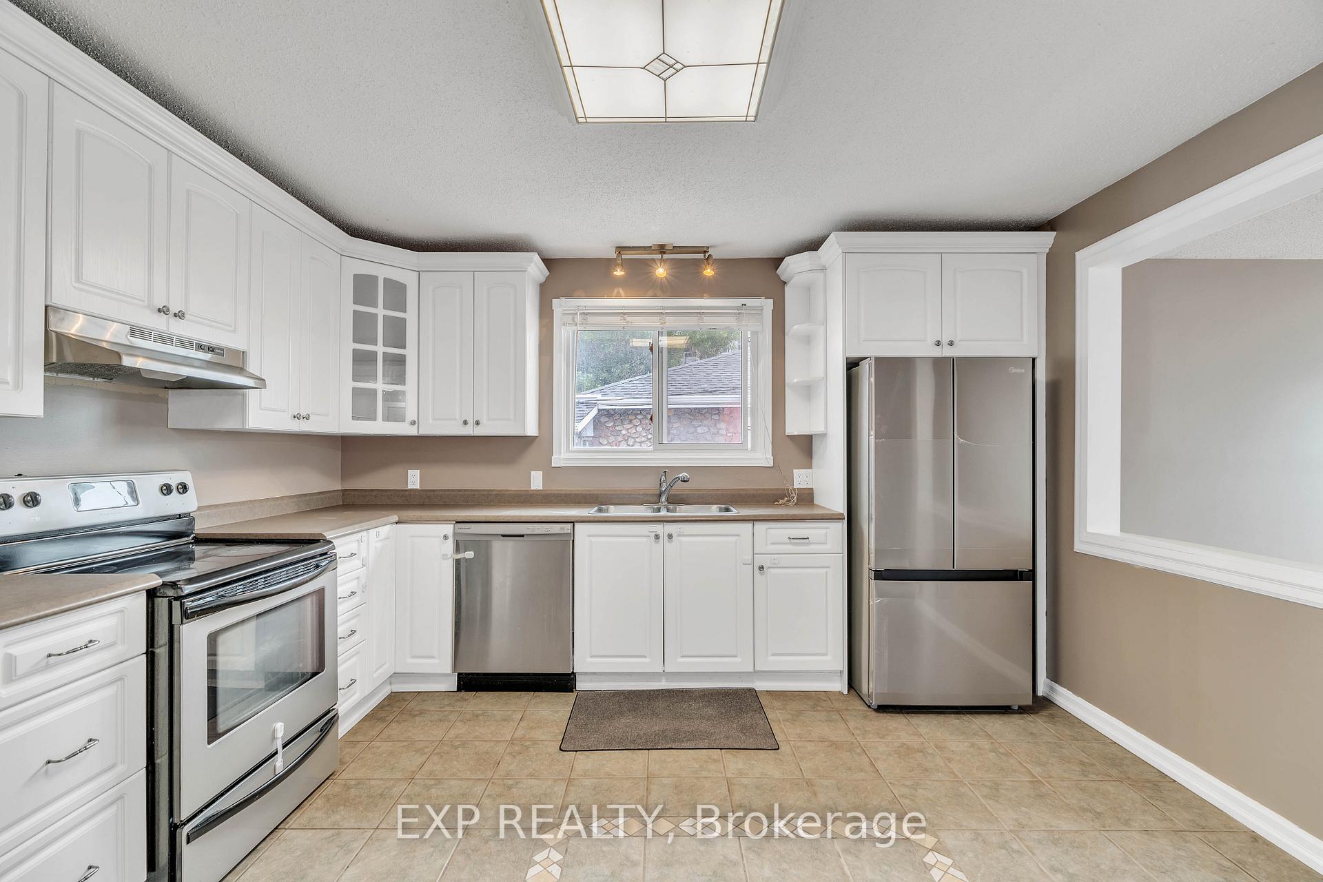 Photo 12 of Unit A, 244 Bradley Avenue, Ottawa, Vanier — HOMEH