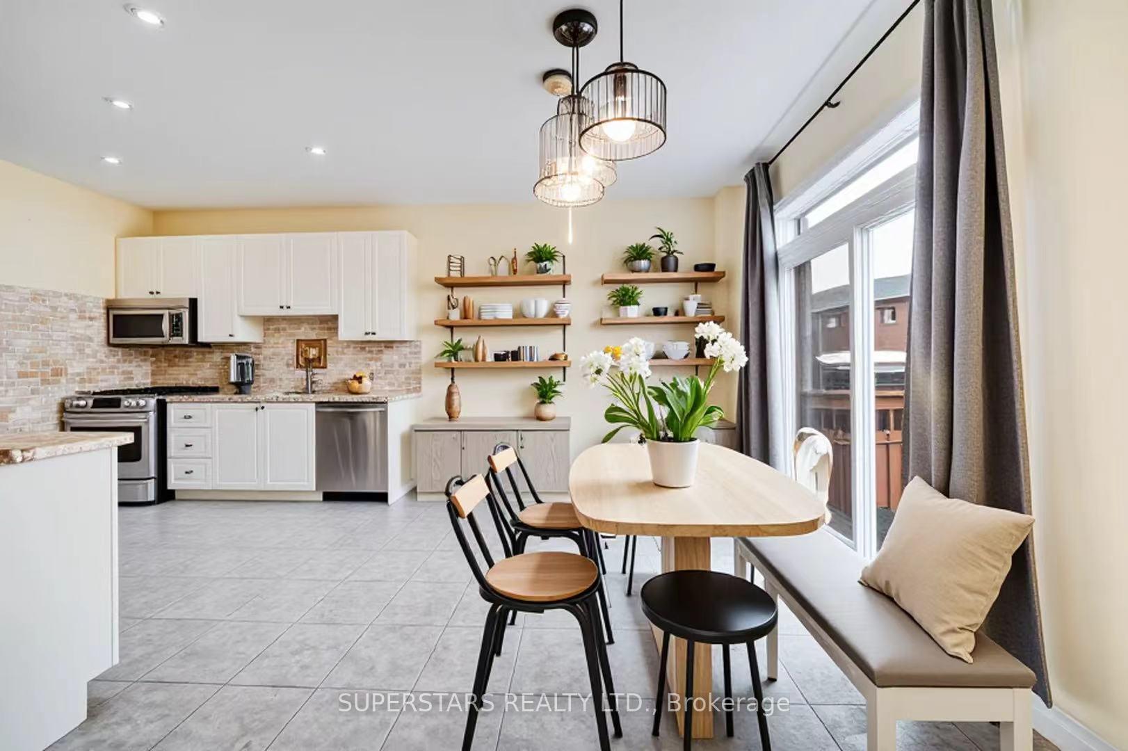 Photo 7 of 106 White Beach Crescent, Vaughan, Patterson — HOMEH