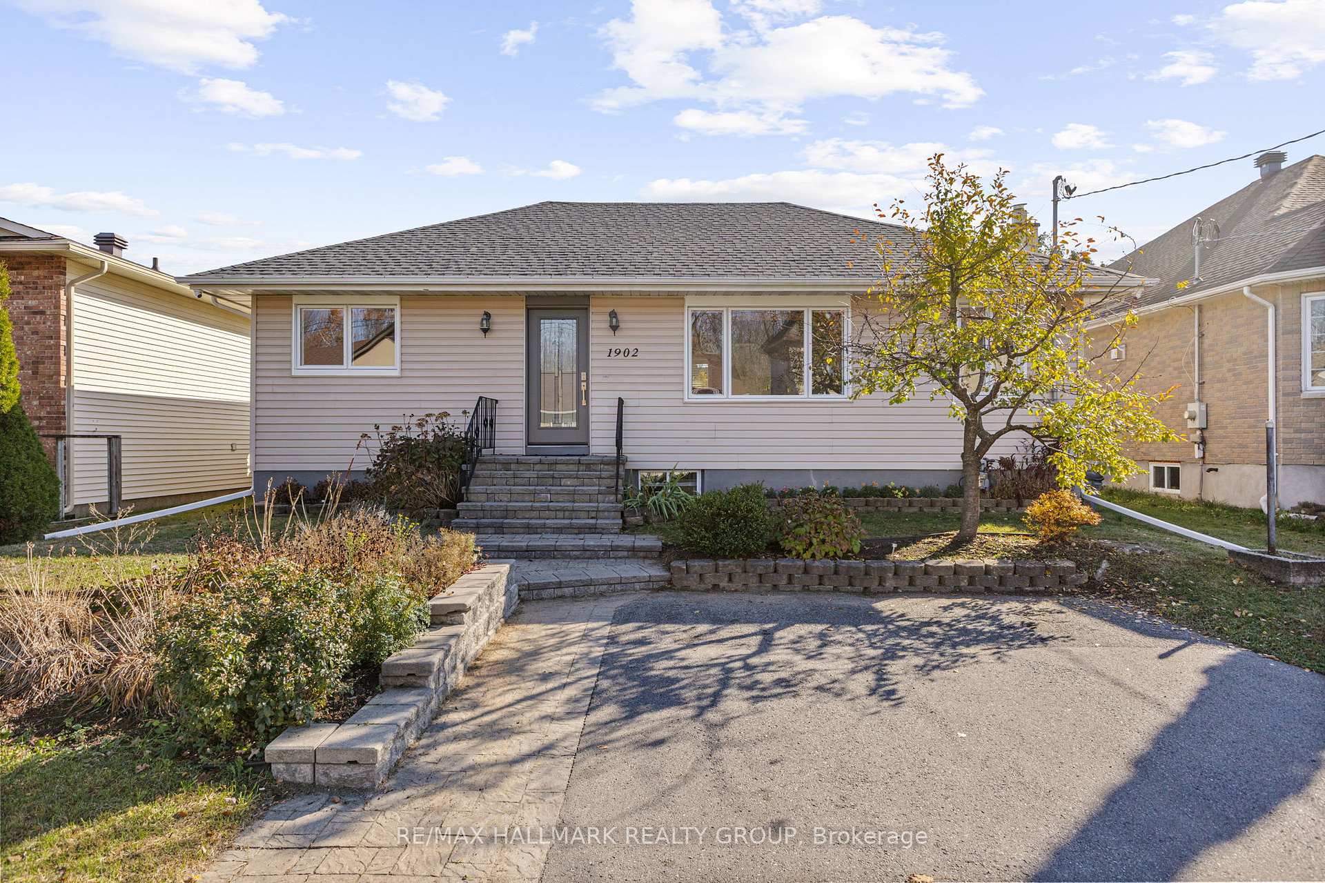 Front of 1902 Rosebella Avenue