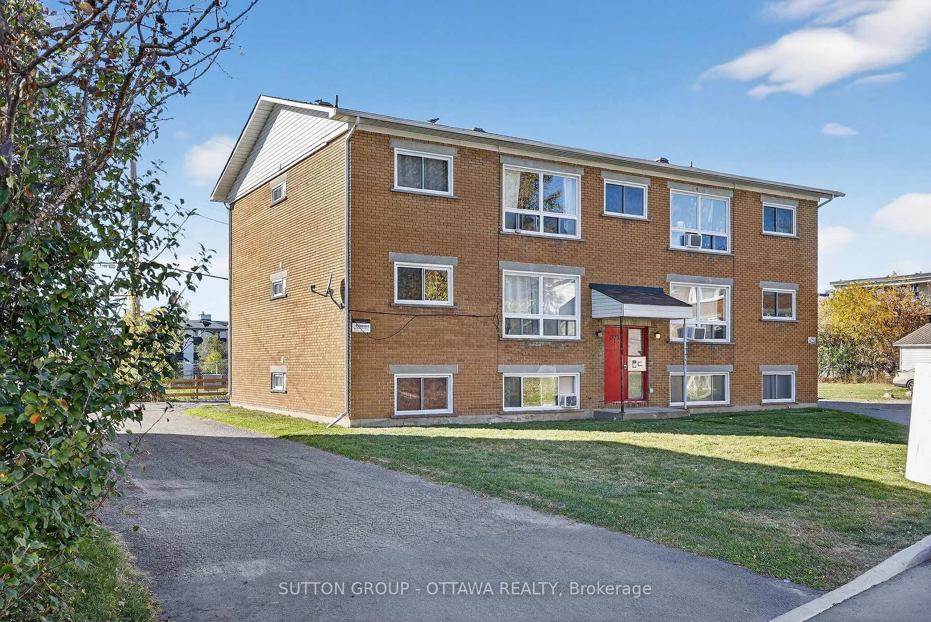 Photo 2 of 370 Belisle Street, Ottawa, Vanier — HOMEH