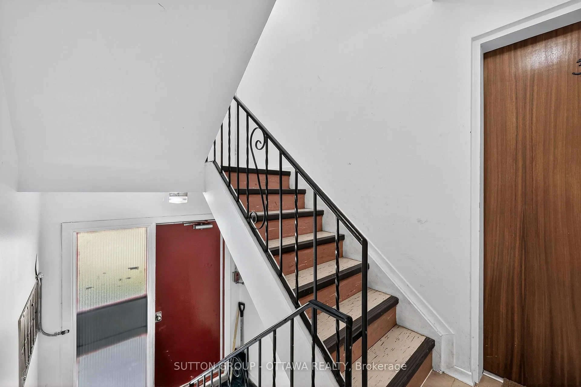 Photo 7 of 370 Belisle Street, Ottawa, Vanier — HOMEH