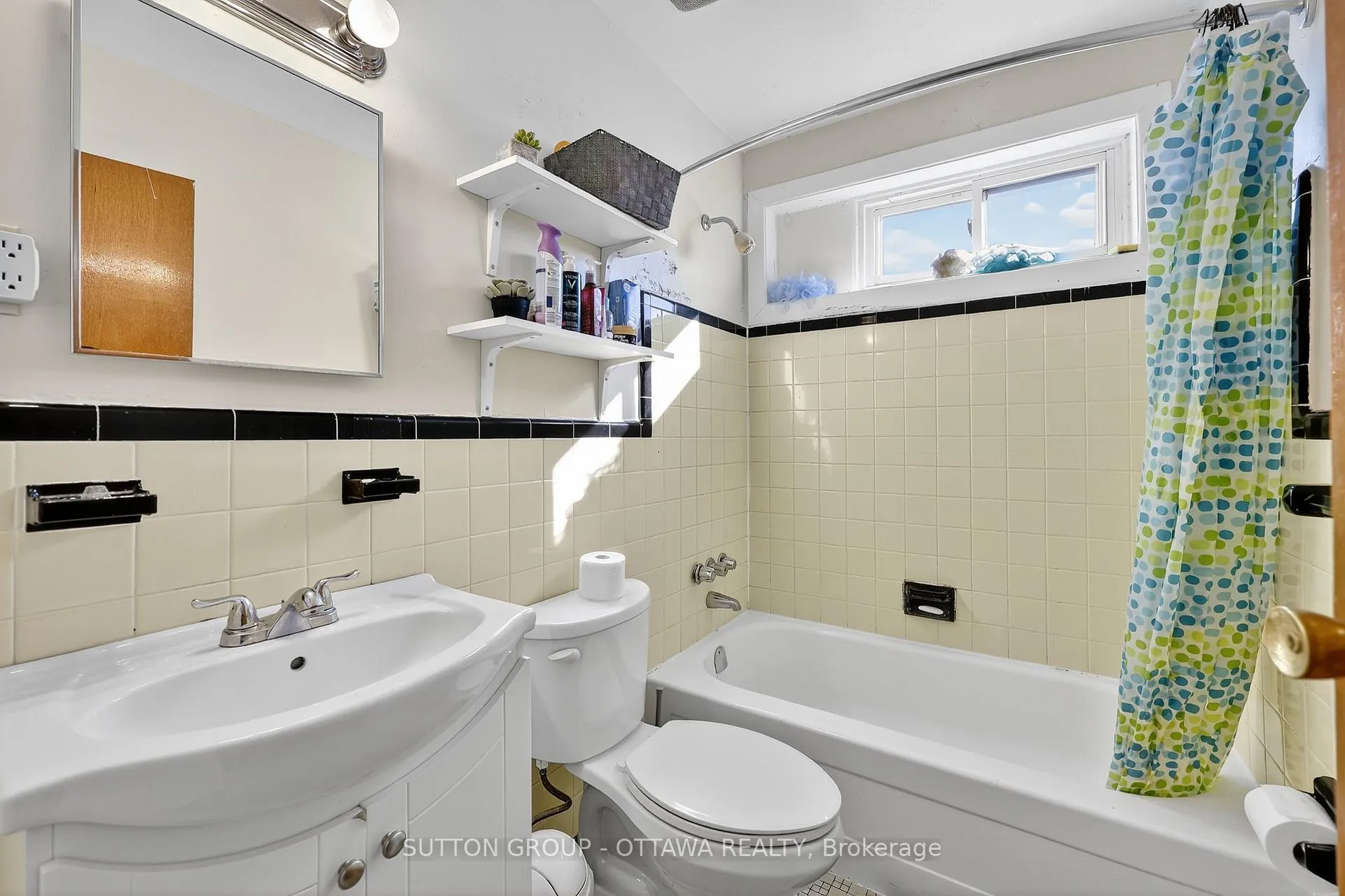 Photo 30 of 370 Belisle Street, Ottawa, Vanier — HOMEH