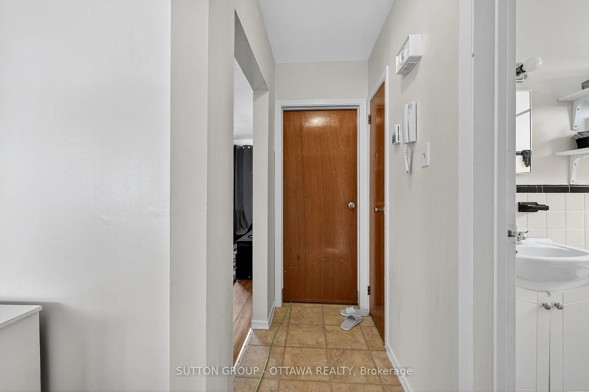 Photo 31 of 370 Belisle Street, Ottawa, Vanier — HOMEH