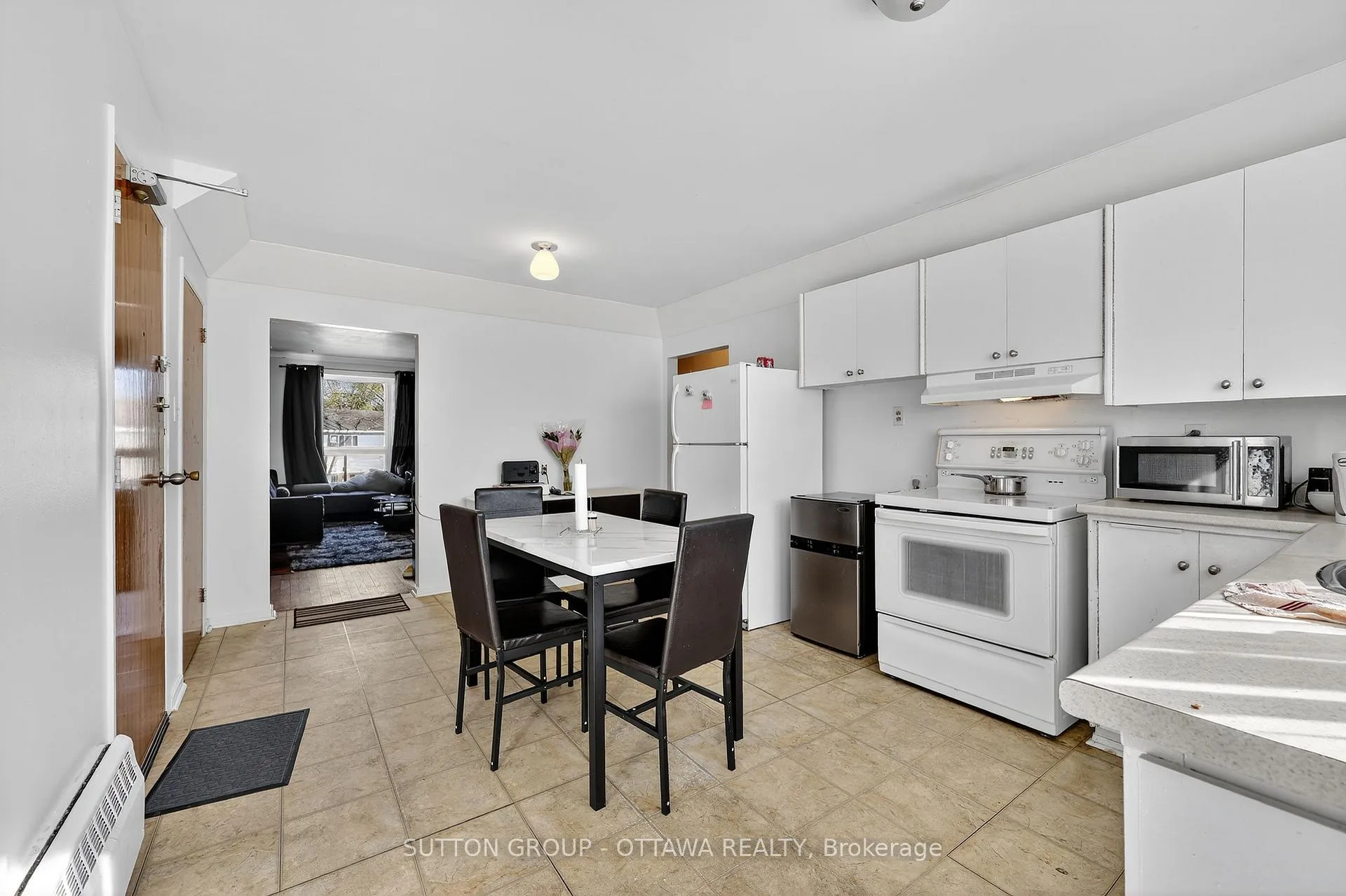 Photo 35 of 370 Belisle Street, Ottawa, Vanier — HOMEH