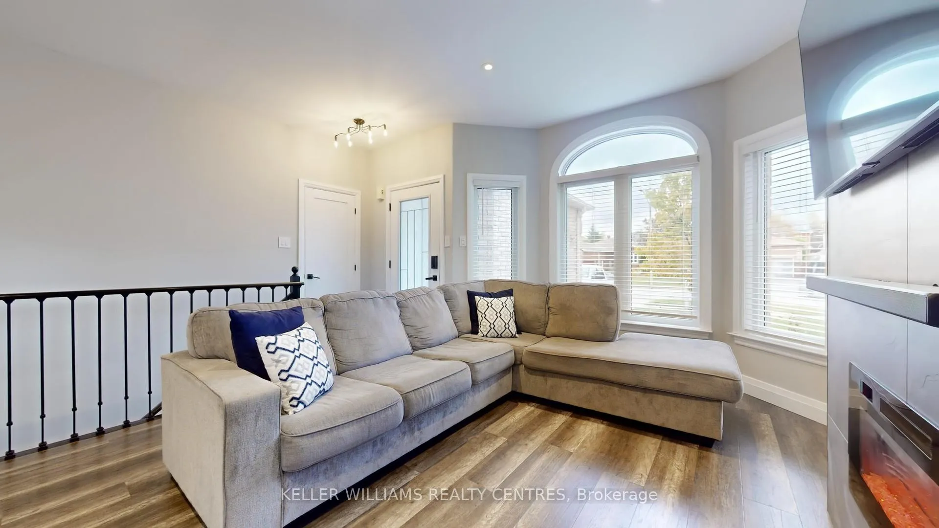 Photo 8 of 196 Marsellus Drive, Barrie, Holly — HOMEH