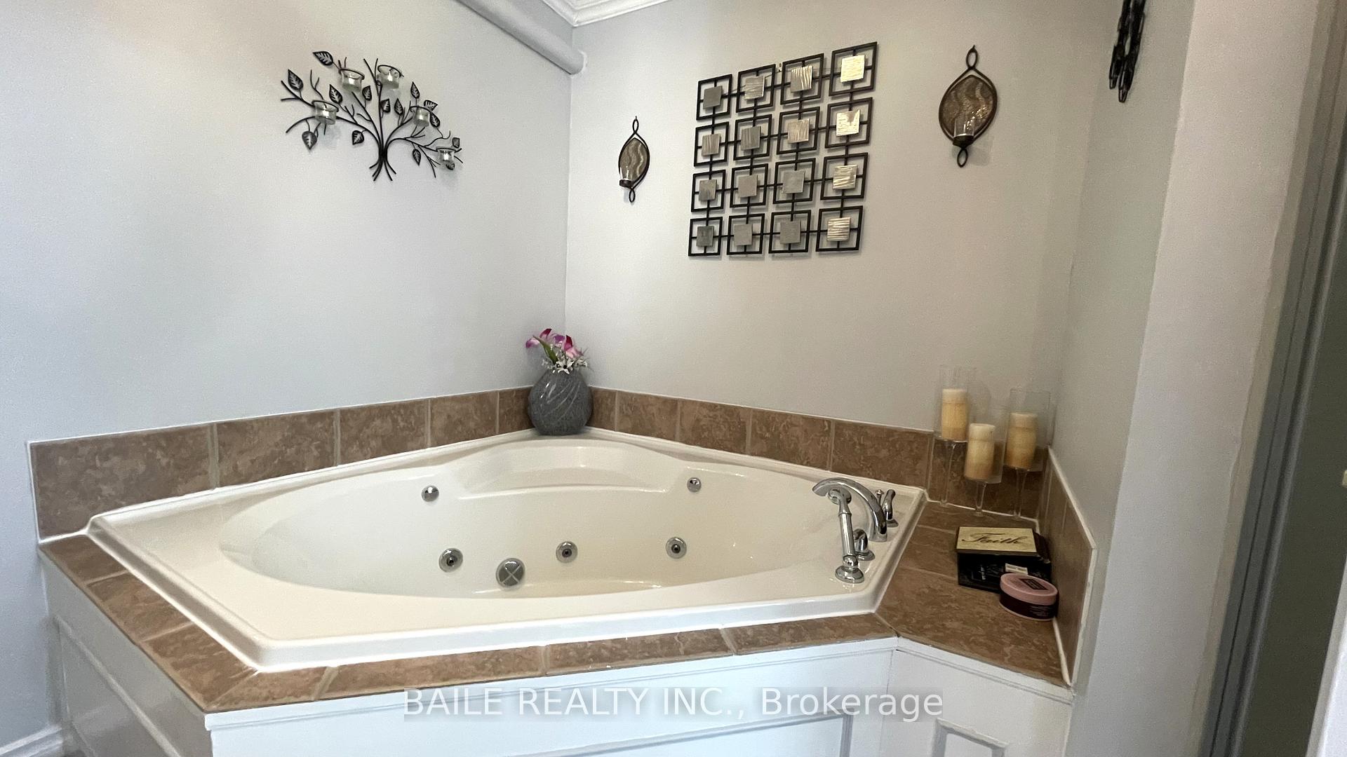 Photo 15 of 598 Gold Street, Warwick, Watford — HOMEH