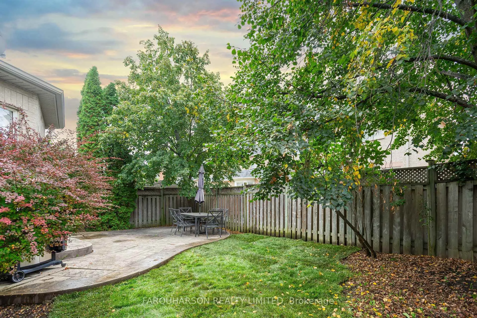 Photo 2 of 129 Fox Hound Crescent, Vaughan, Vellore Village — HOMEH