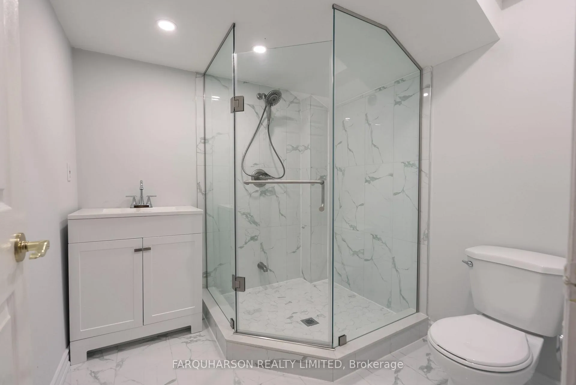 Photo 21 of 129 Fox Hound Crescent, Vaughan, Vellore Village — HOMEH