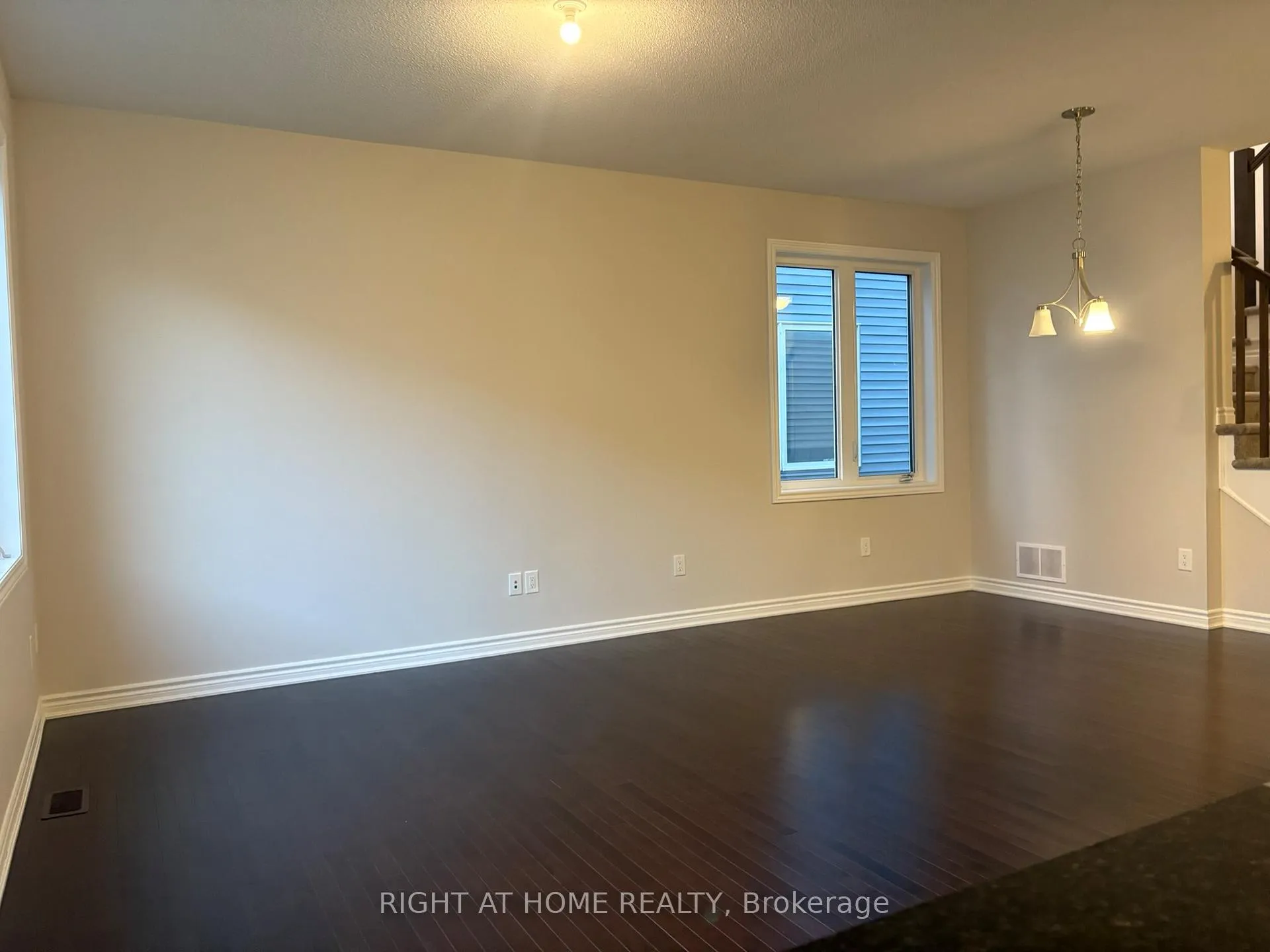 Photo 6 of 1906 Haiku Street, Ottawa, Barrhaven - Half Moon Bay — HOMEH