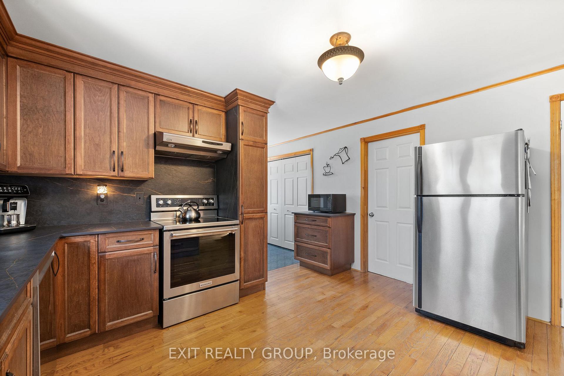 Photo 12 of 927 Scuttlehole Road, Tyendinaga, Tyendinaga Township — HOMEH