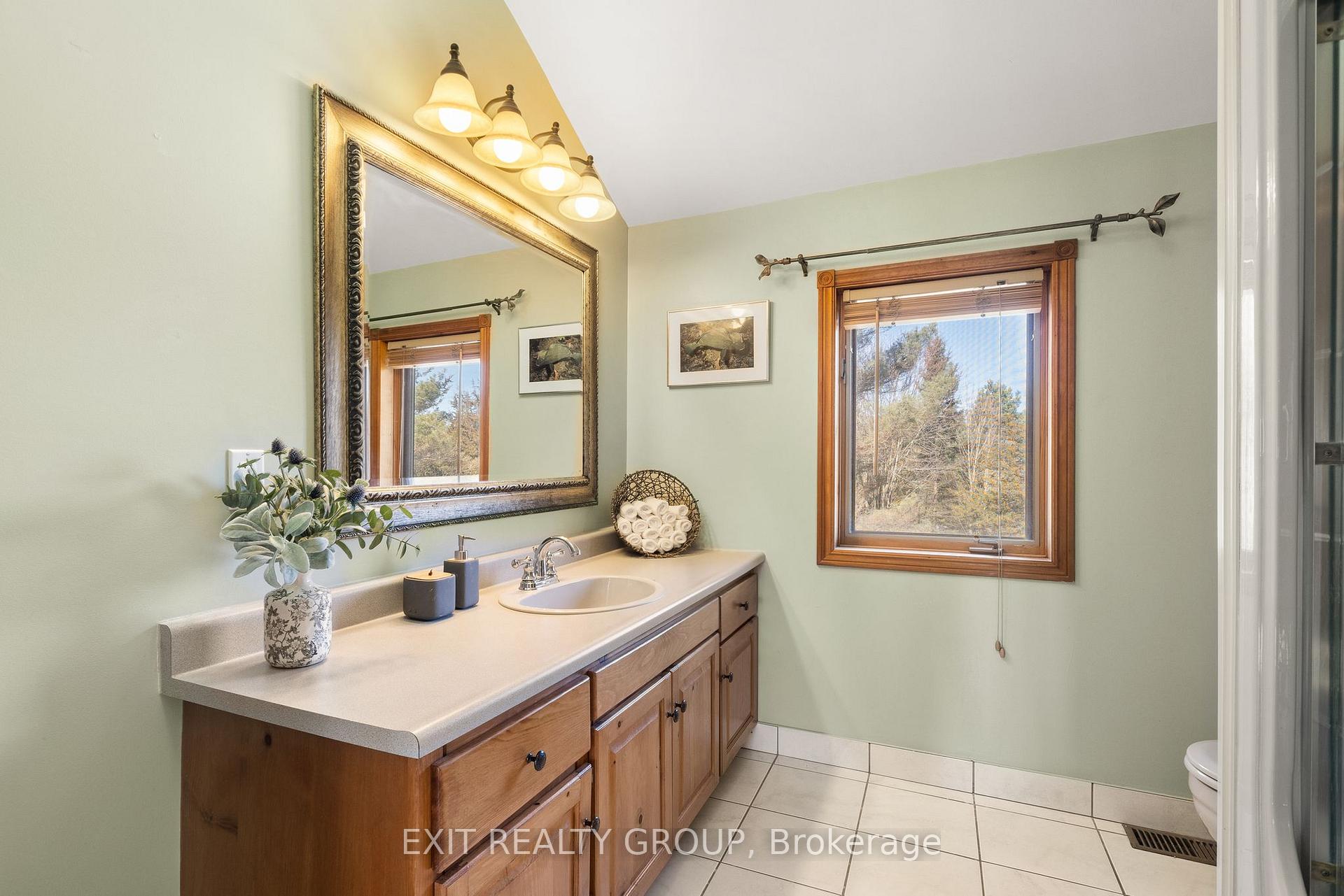 Photo 20 of 927 Scuttlehole Road, Tyendinaga, Tyendinaga Township — HOMEH
