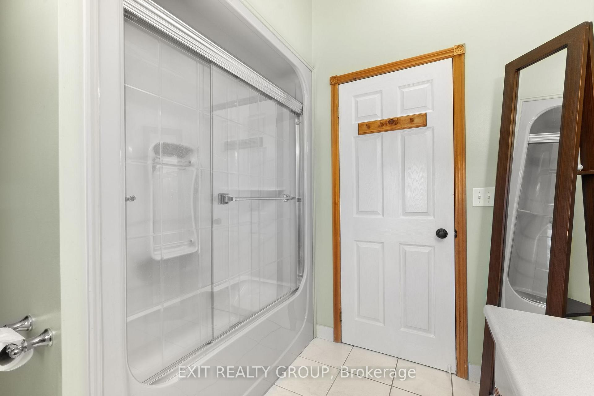 Photo 21 of 927 Scuttlehole Road, Tyendinaga, Tyendinaga Township — HOMEH