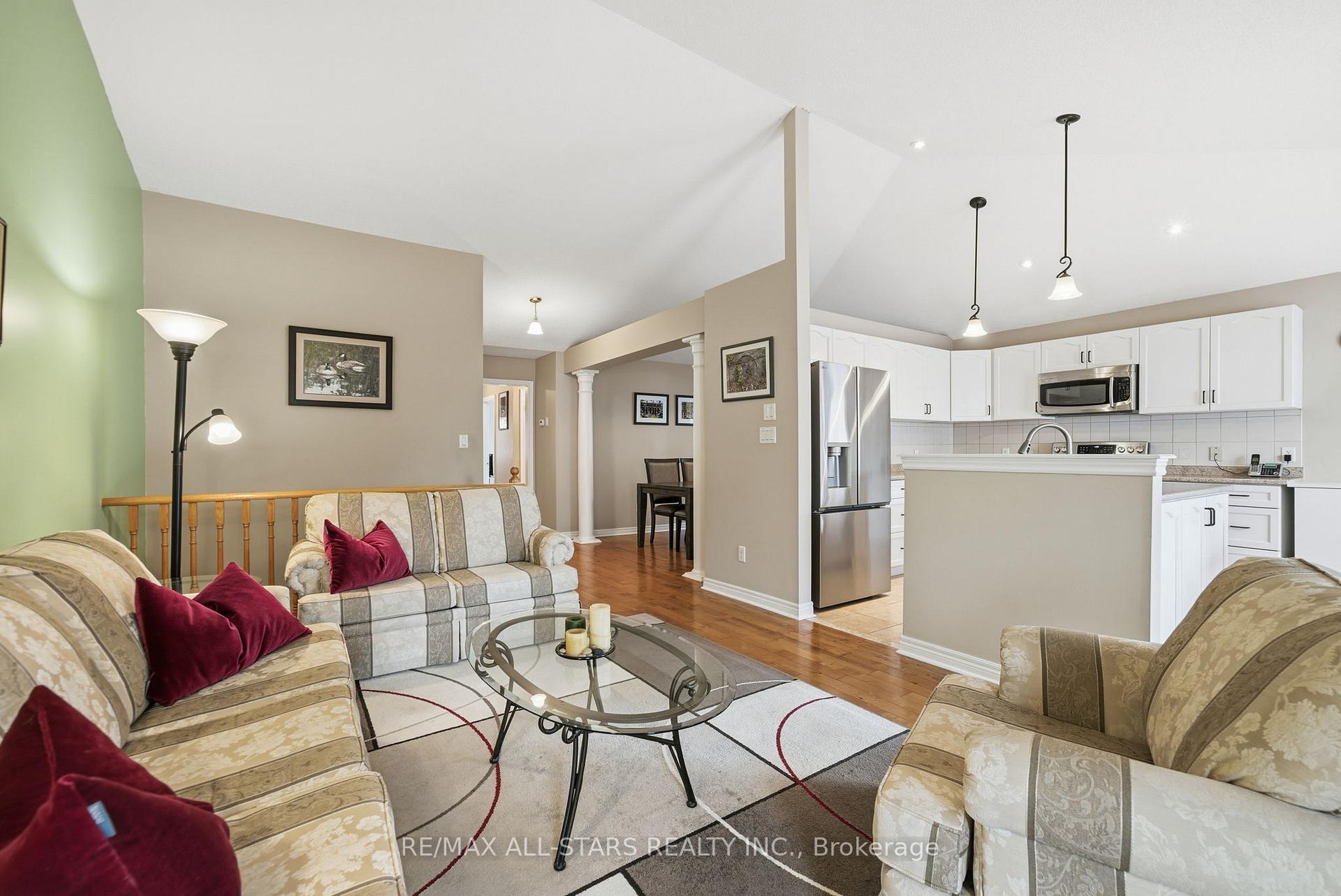 Photo 7 of 51 Oakside Drive, Uxbridge — HOMEH