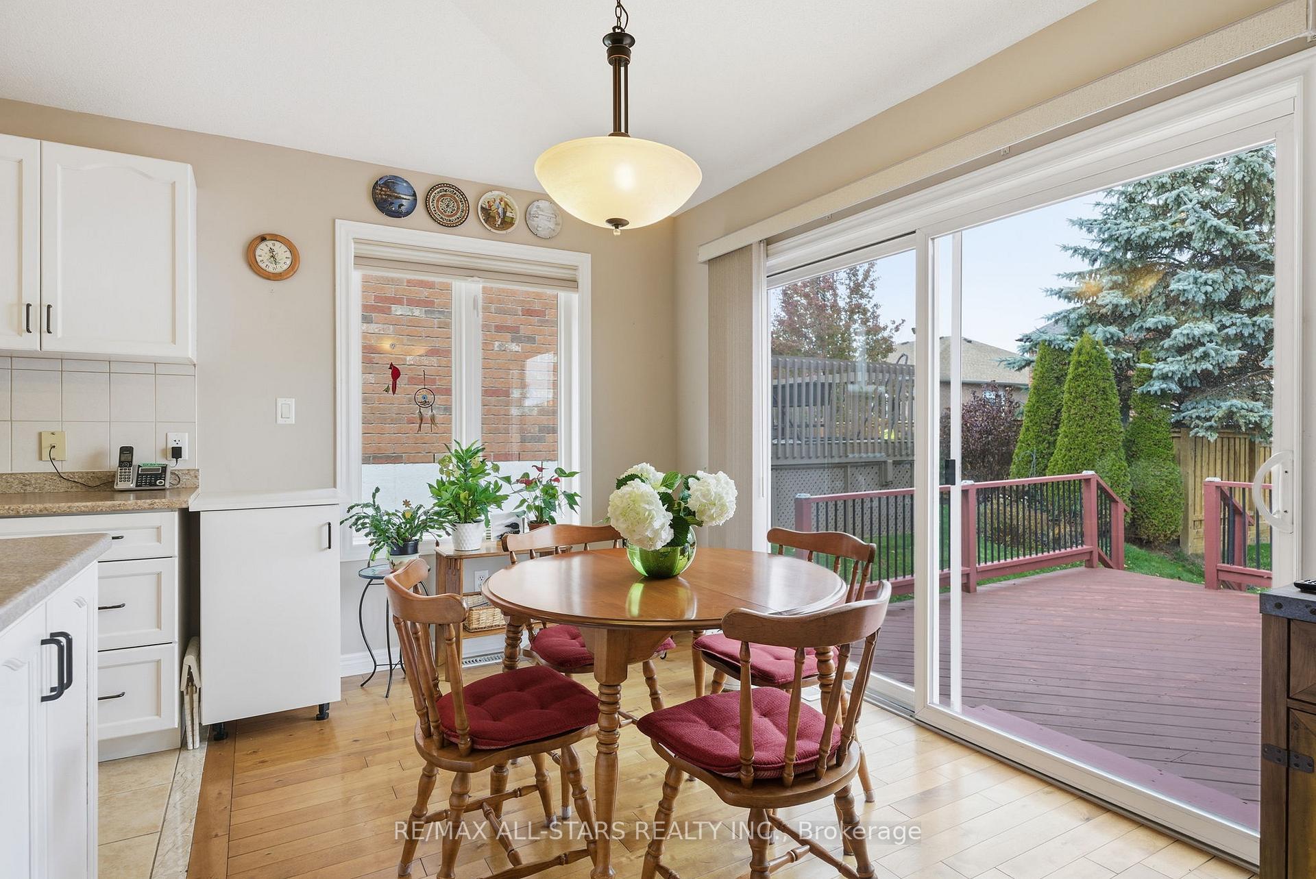 Photo 10 of 51 Oakside Drive, Uxbridge — HOMEH