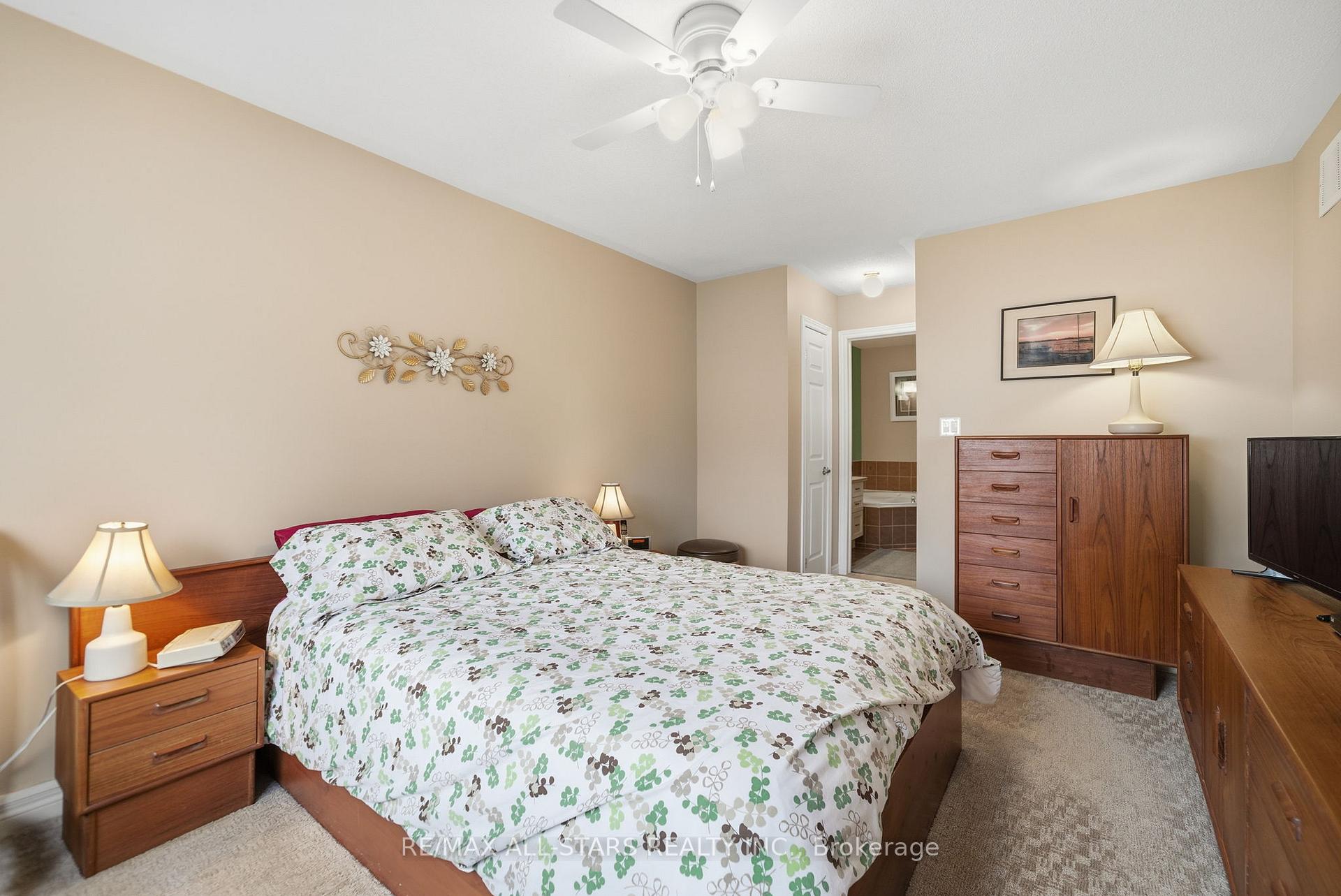 Photo 15 of 51 Oakside Drive, Uxbridge — HOMEH
