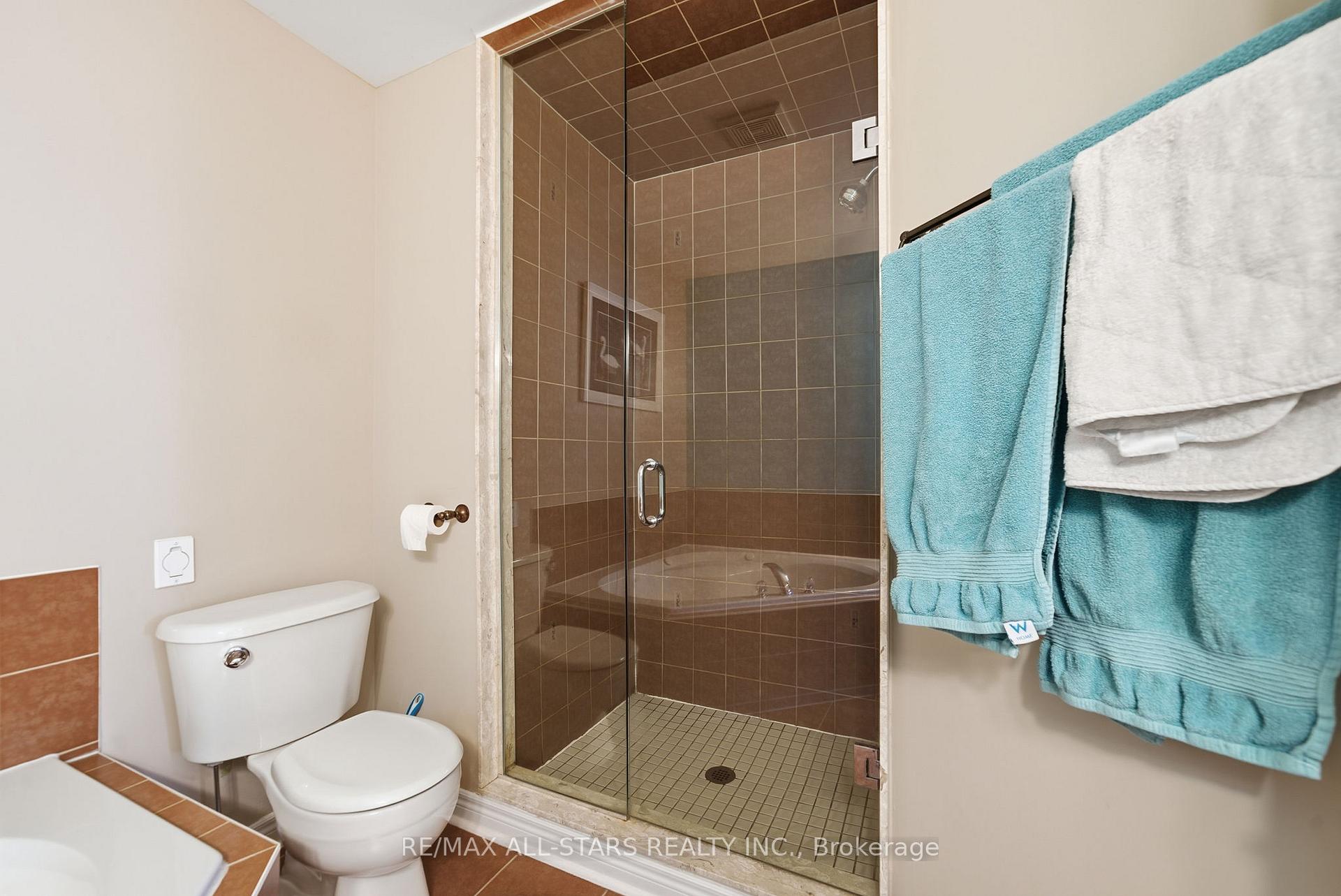 Photo 18 of 51 Oakside Drive, Uxbridge — HOMEH