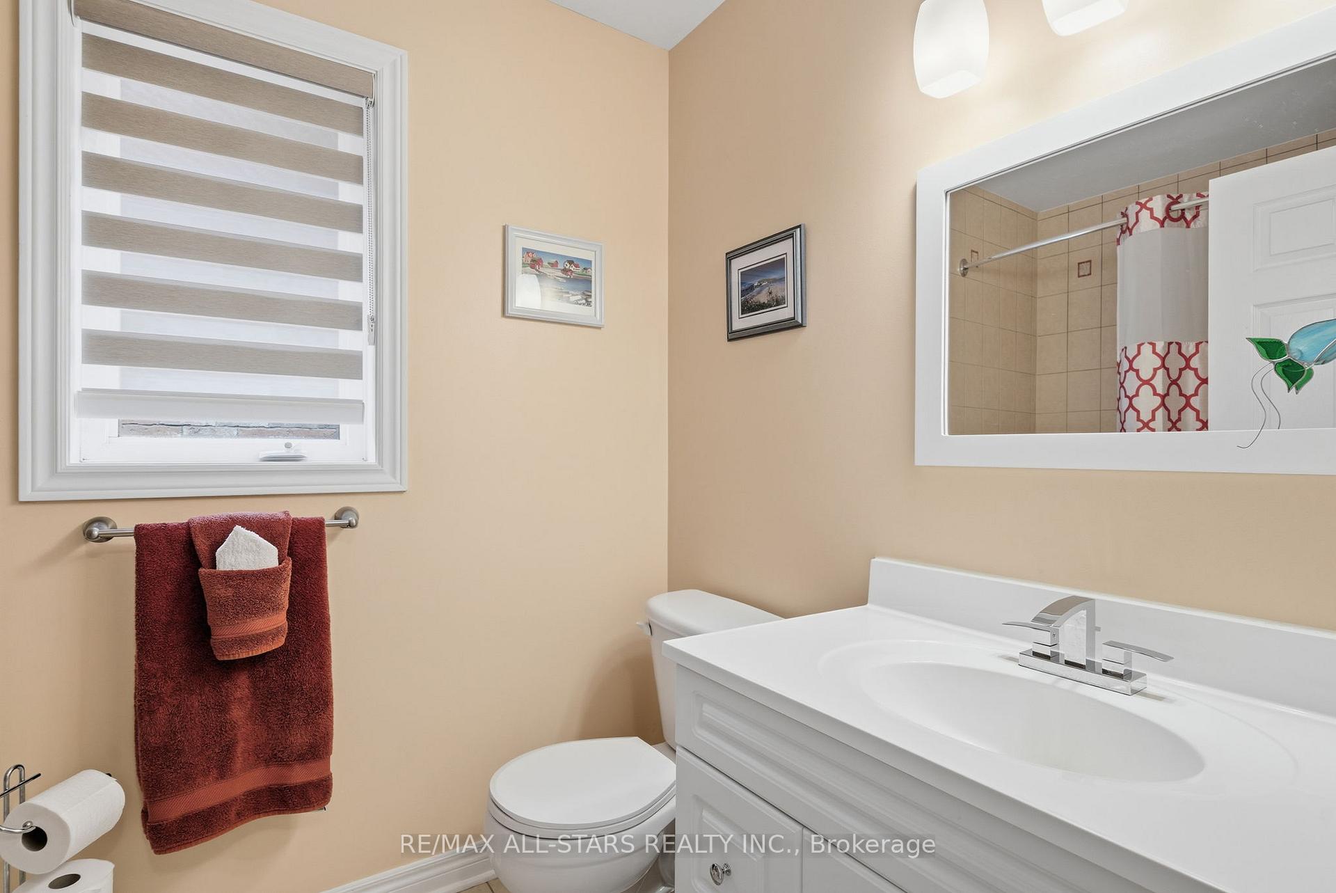 Photo 23 of 51 Oakside Drive, Uxbridge — HOMEH