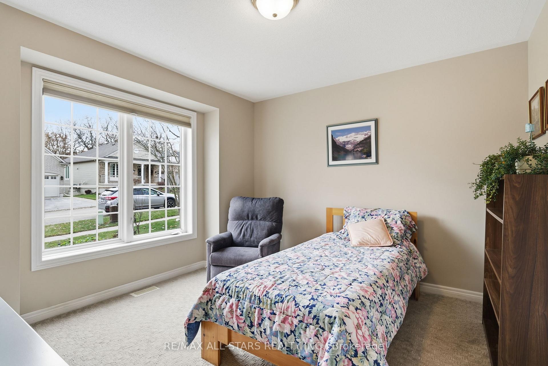 Photo 24 of 51 Oakside Drive, Uxbridge — HOMEH