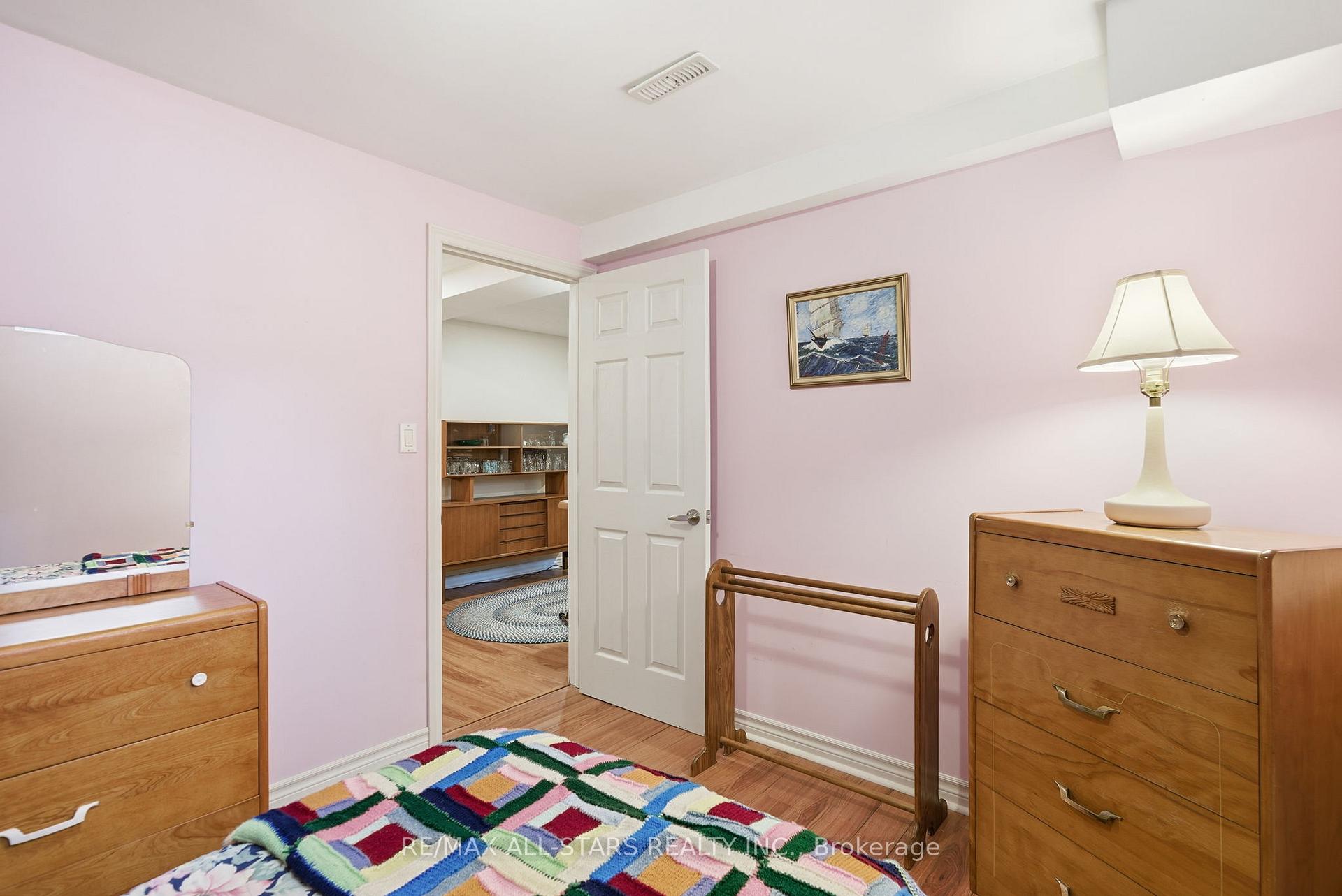Photo 27 of 51 Oakside Drive, Uxbridge — HOMEH