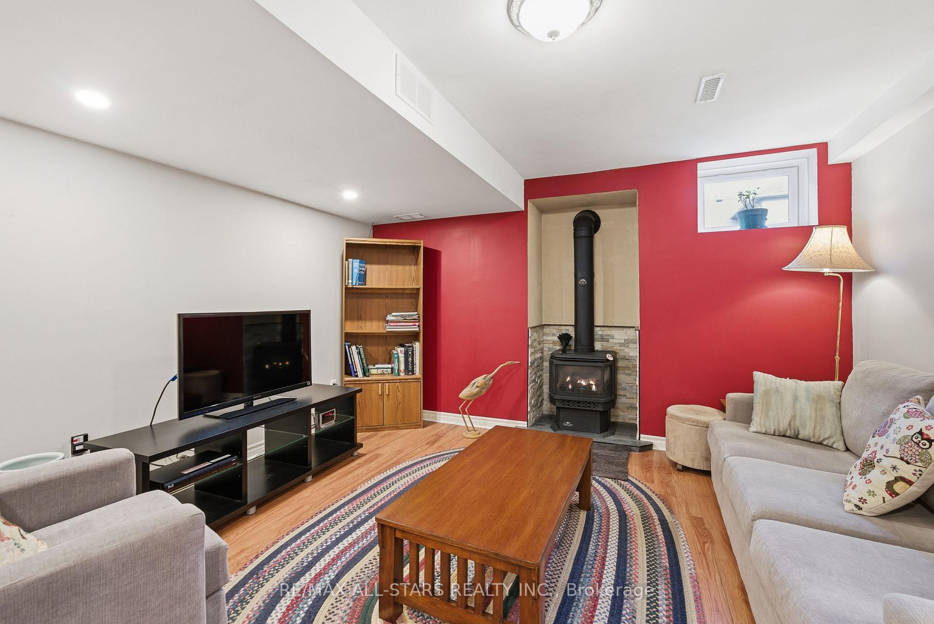 Photo 29 of 51 Oakside Drive, Uxbridge — HOMEH