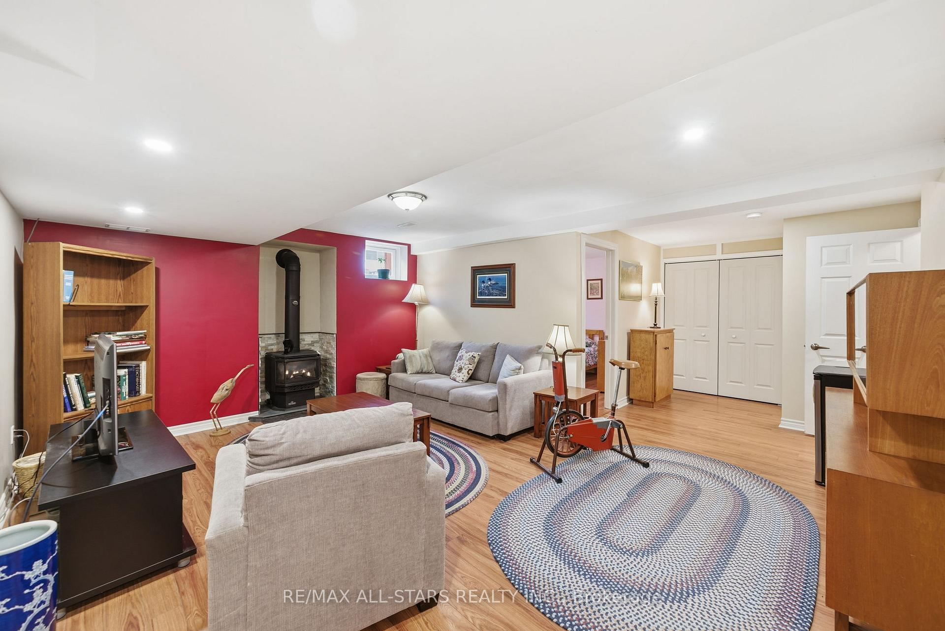 Photo 32 of 51 Oakside Drive, Uxbridge — HOMEH