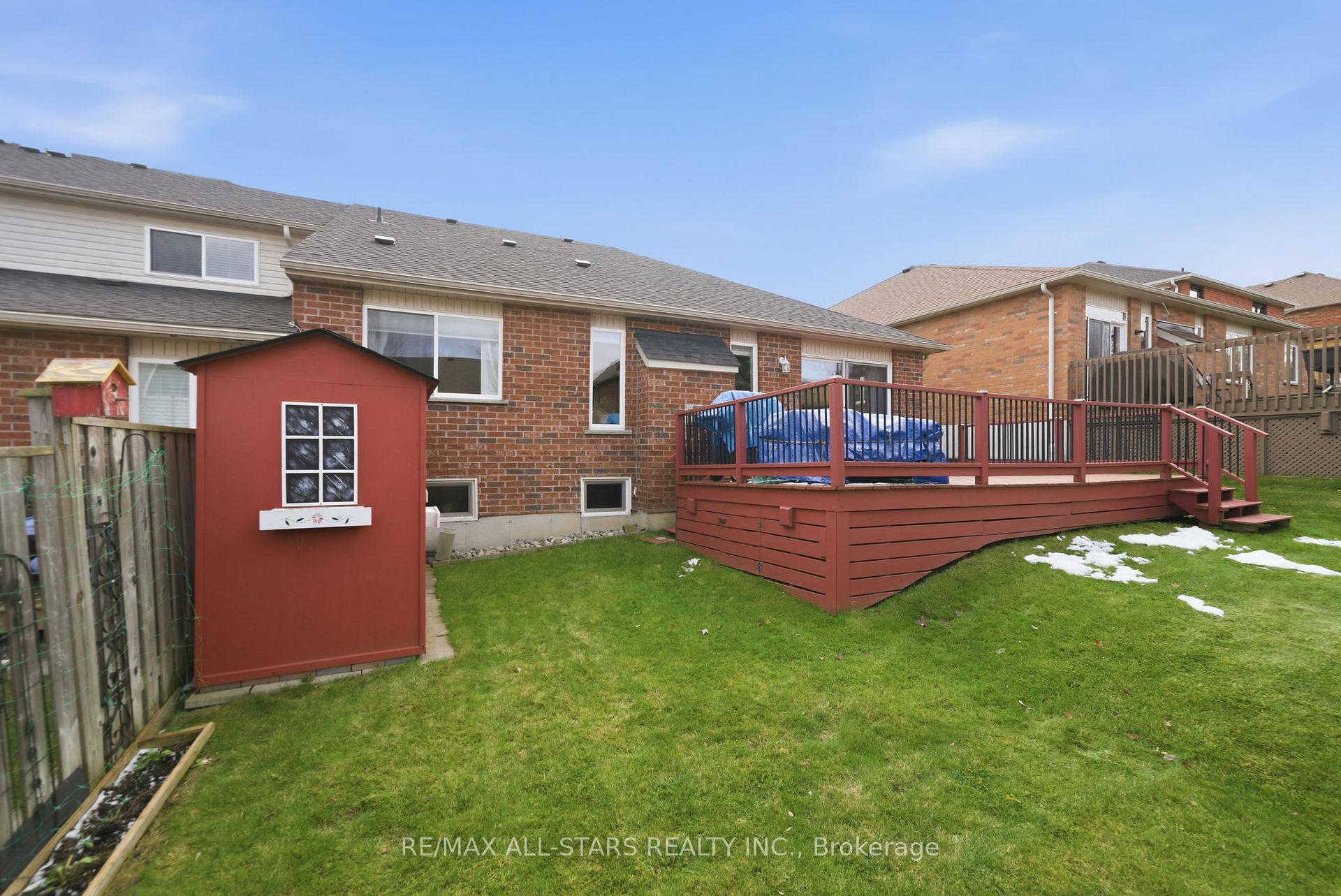 Photo 36 of 51 Oakside Drive, Uxbridge — HOMEH