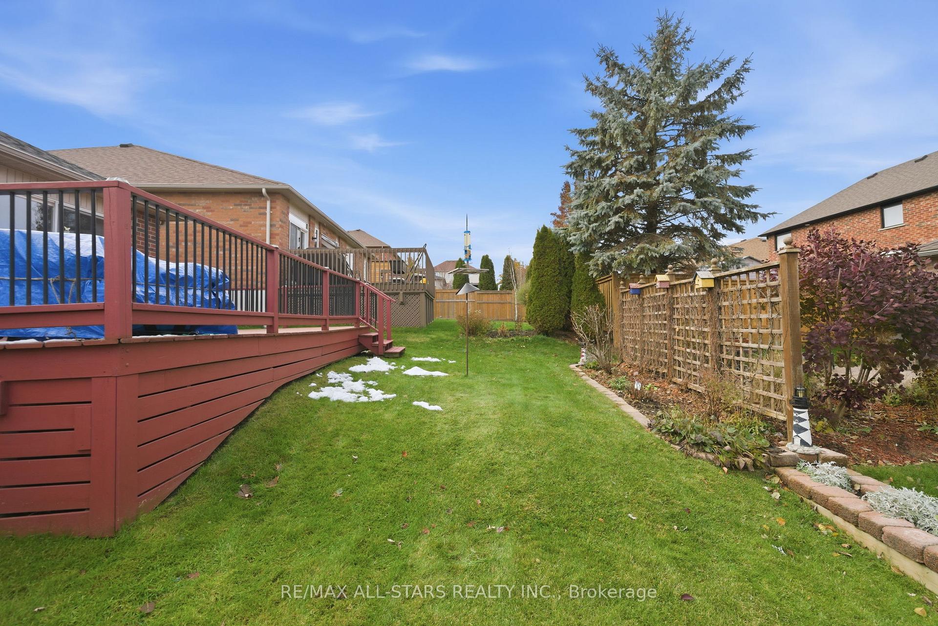 Photo 37 of 51 Oakside Drive, Uxbridge — HOMEH