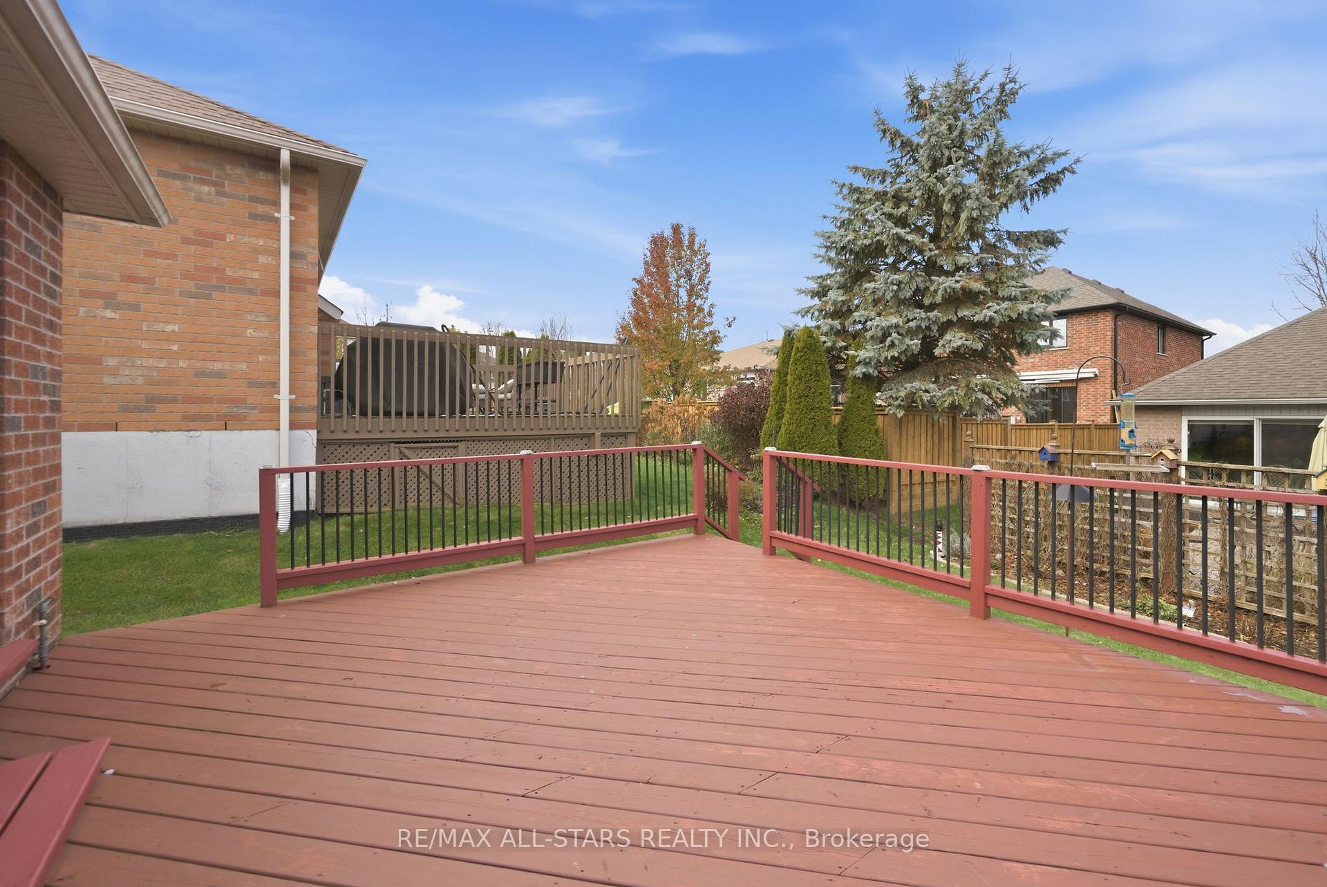 Photo 39 of 51 Oakside Drive, Uxbridge — HOMEH