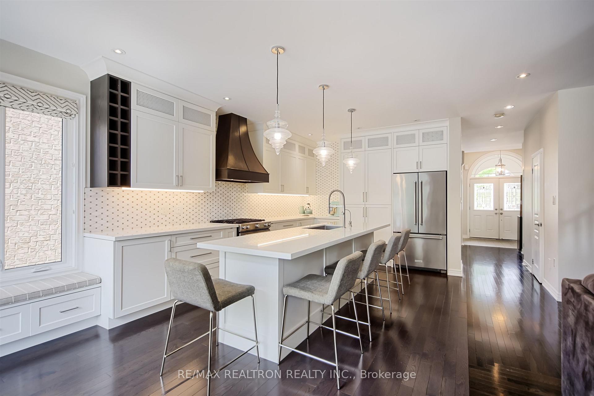 Photo 11 of 51 Steel Drive, Aurora, Bayview Northeast — HOMEH