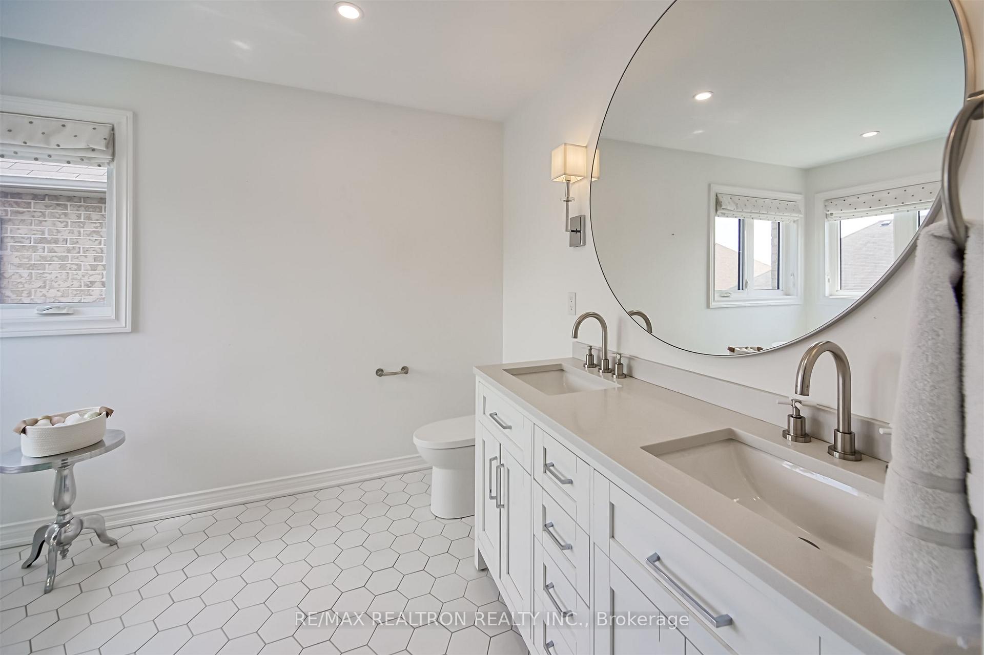 Photo 21 of 51 Steel Drive, Aurora, Bayview Northeast — HOMEH