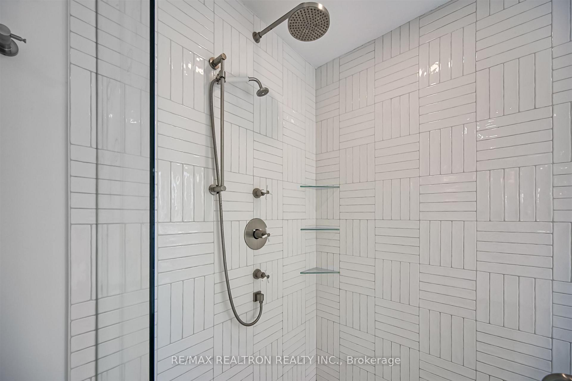 Photo 24 of 51 Steel Drive, Aurora, Bayview Northeast — HOMEH