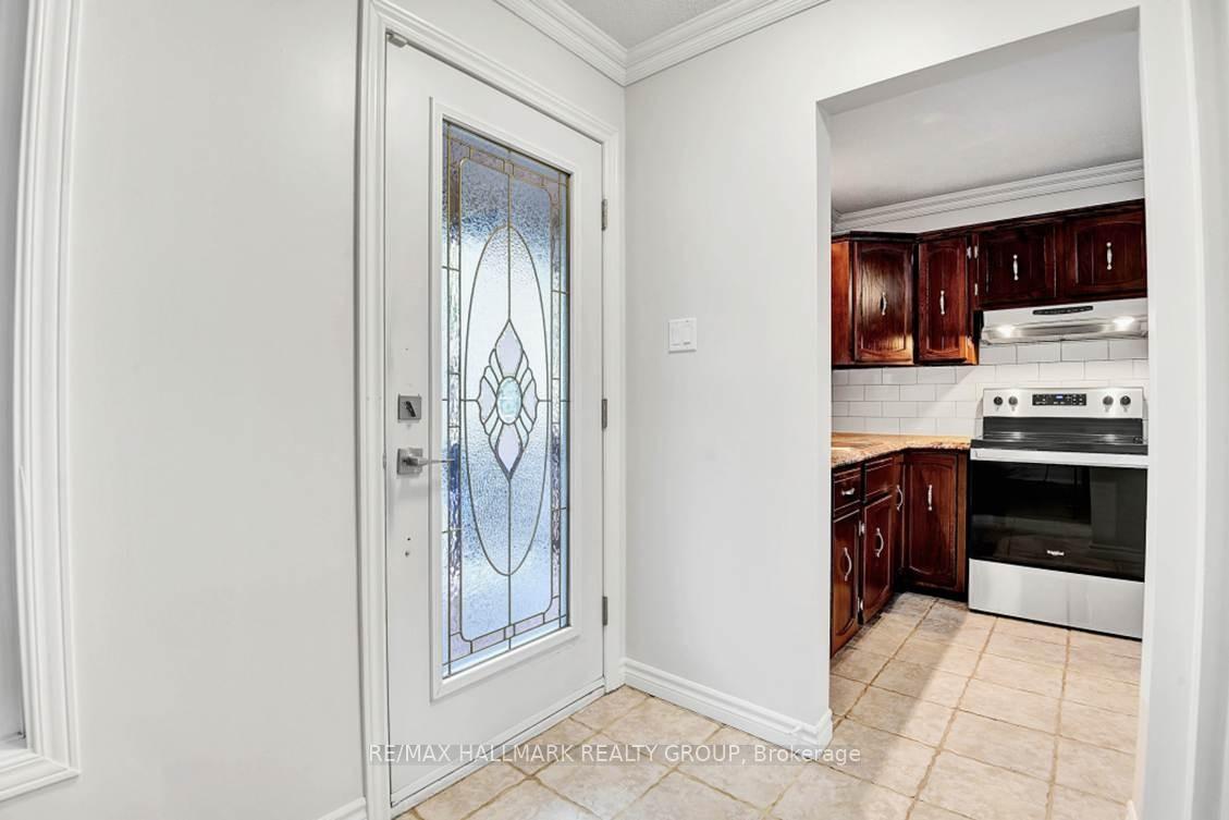 Photo 4 of Unit A, 79 Jolliet Avenue, Ottawa, Vanier — HOMEH