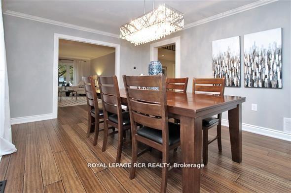 Photo 7 of 5 Tannery Creek Crescent, Aurora, Aurora Highlands — HOMEH