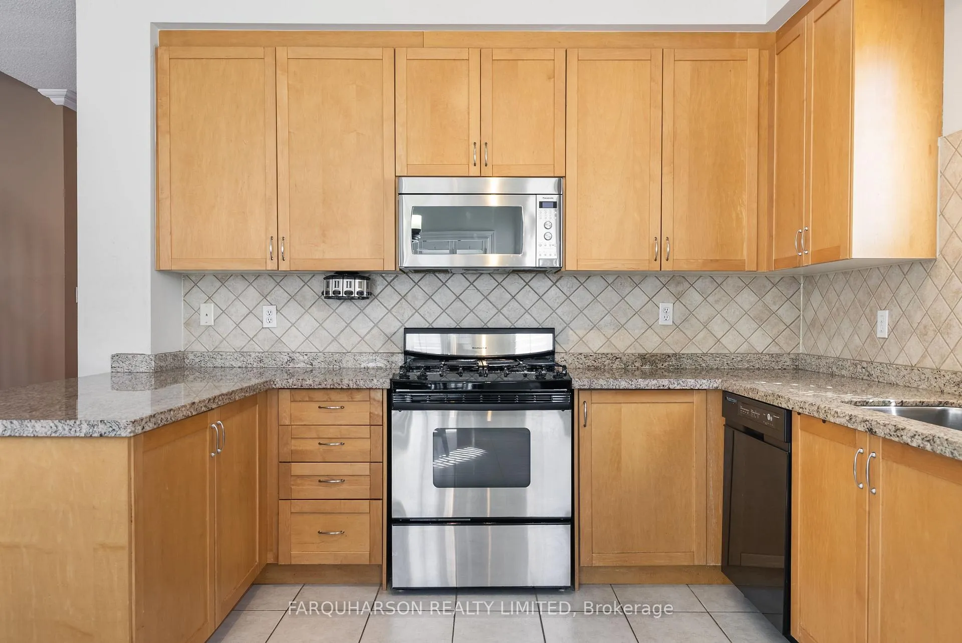 Photo 7 of 129 Fox Hound Crescent, Vaughan, Vellore Village — HOMEH