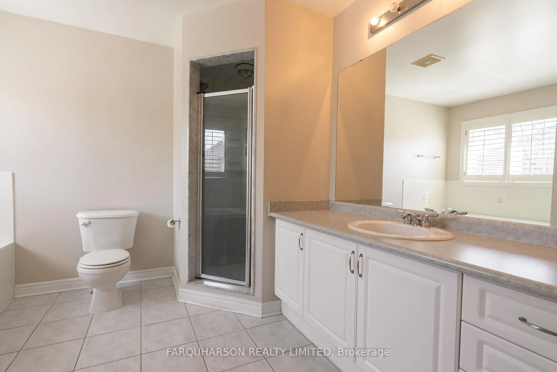 Photo 14 of 129 Fox Hound Crescent, Vaughan, Vellore Village — HOMEH