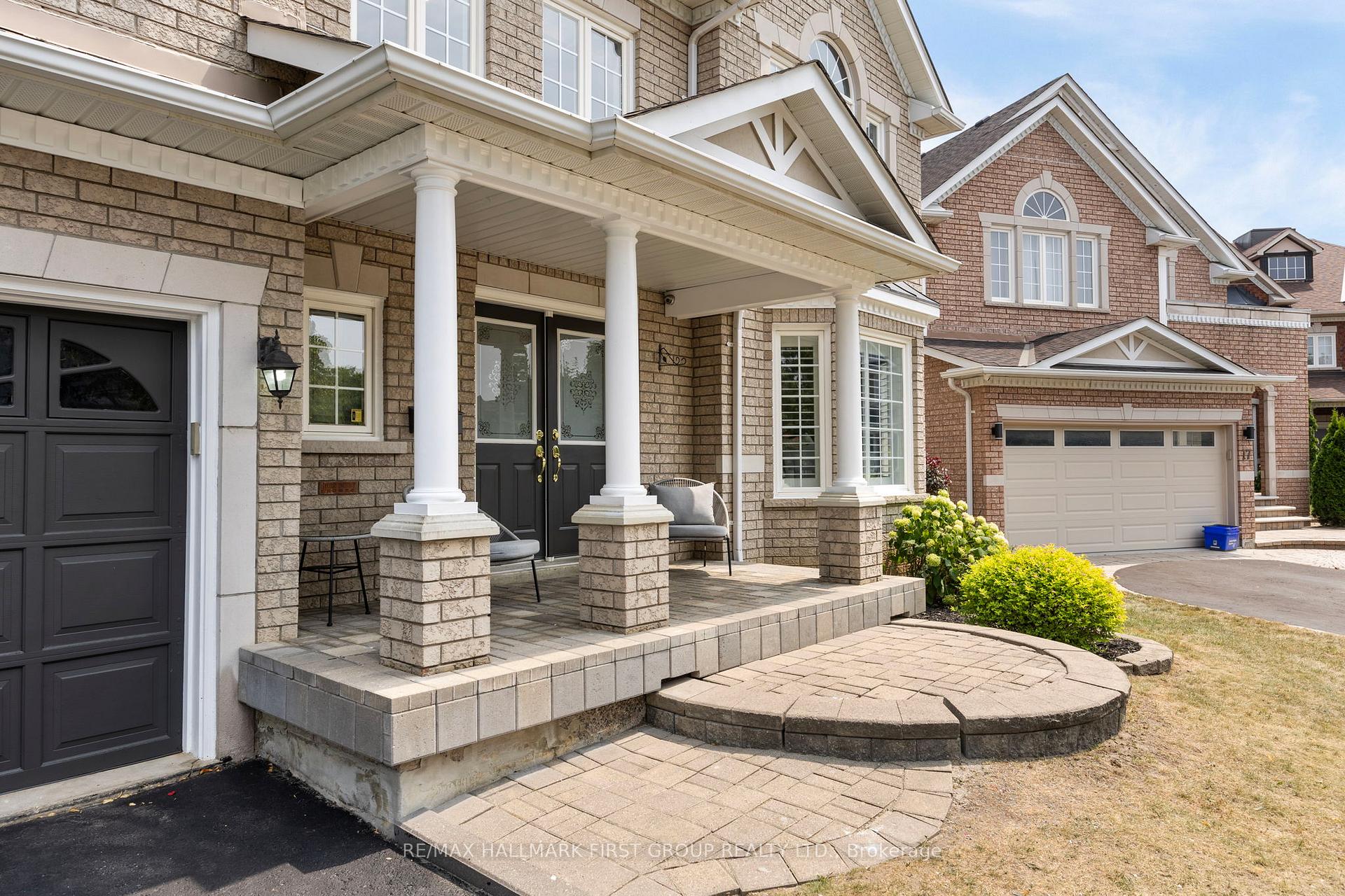 Photo 3 of 19 Ballgrove Crescent, Ajax, Northwest Ajax — HOMEH