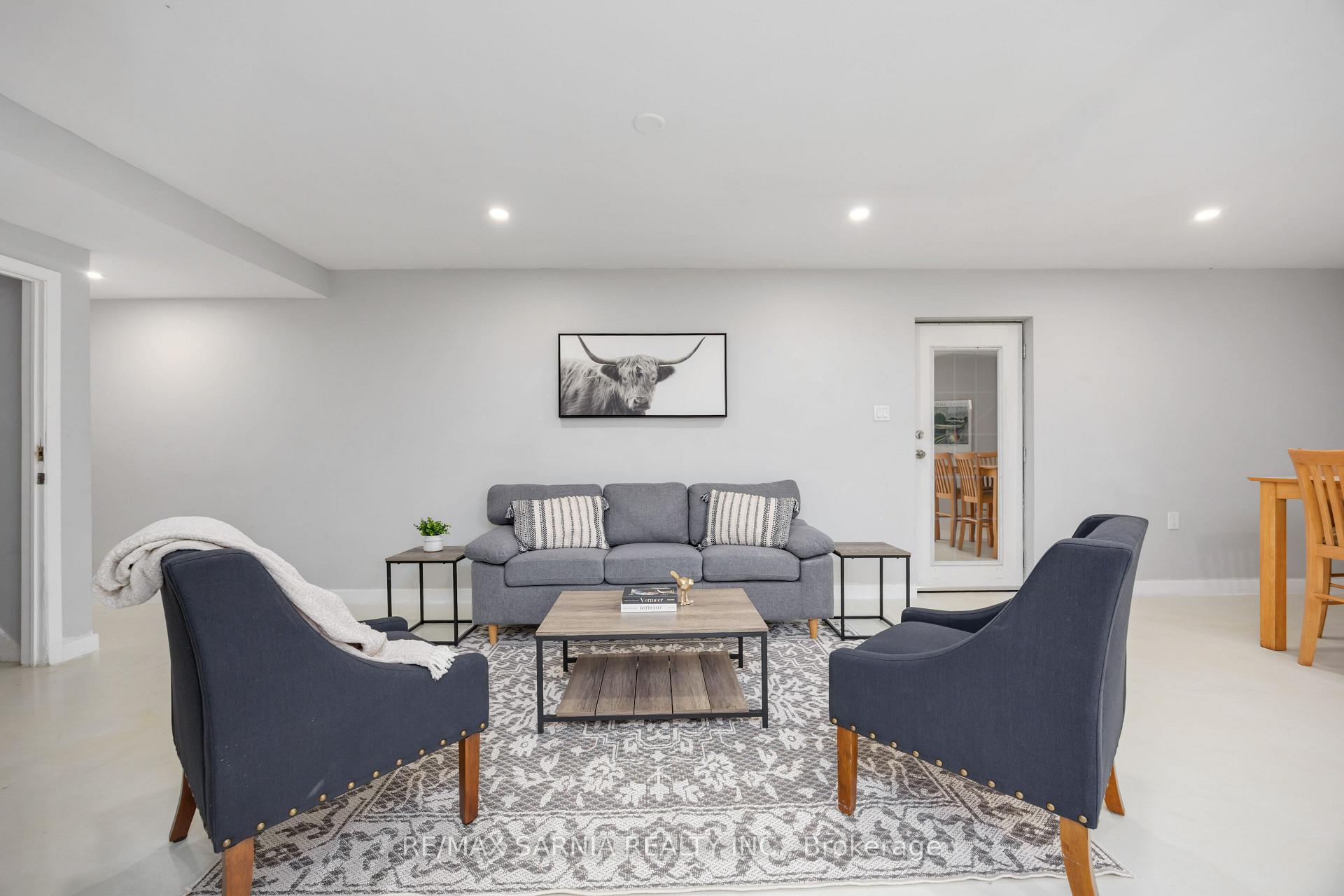 Photo 13 of 12 Sunset Avenue, Warwick, Watford — HOMEH