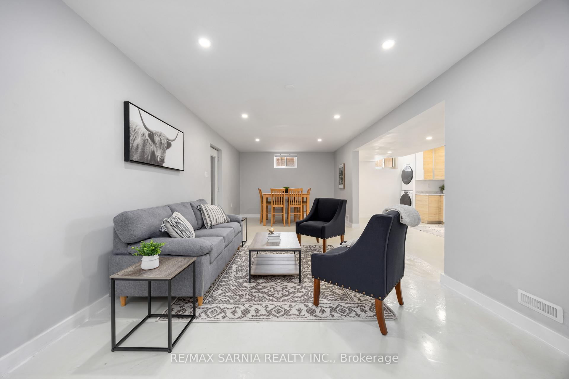 Photo 15 of 12 Sunset Avenue, Warwick, Watford — HOMEH