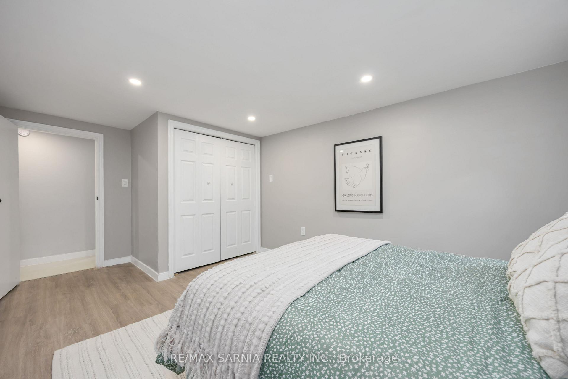 Photo 20 of 12 Sunset Avenue, Warwick, Watford — HOMEH
