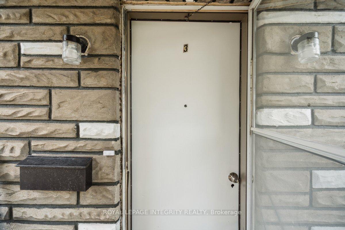 Photo 5 of Unit 3, 120 Marquette Avenue, Ottawa, Vanier — HOMEH
